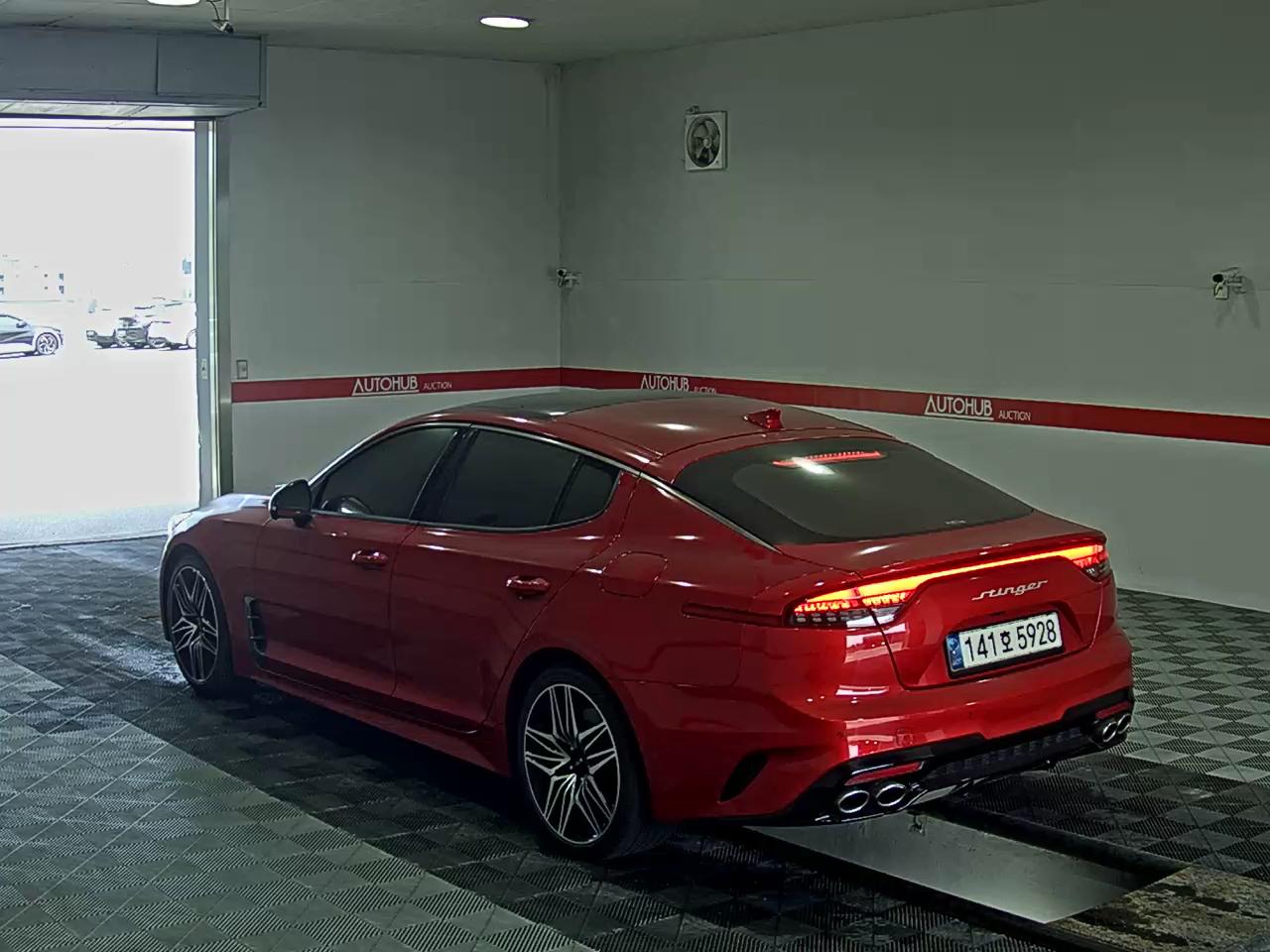 2022 - kia stinger