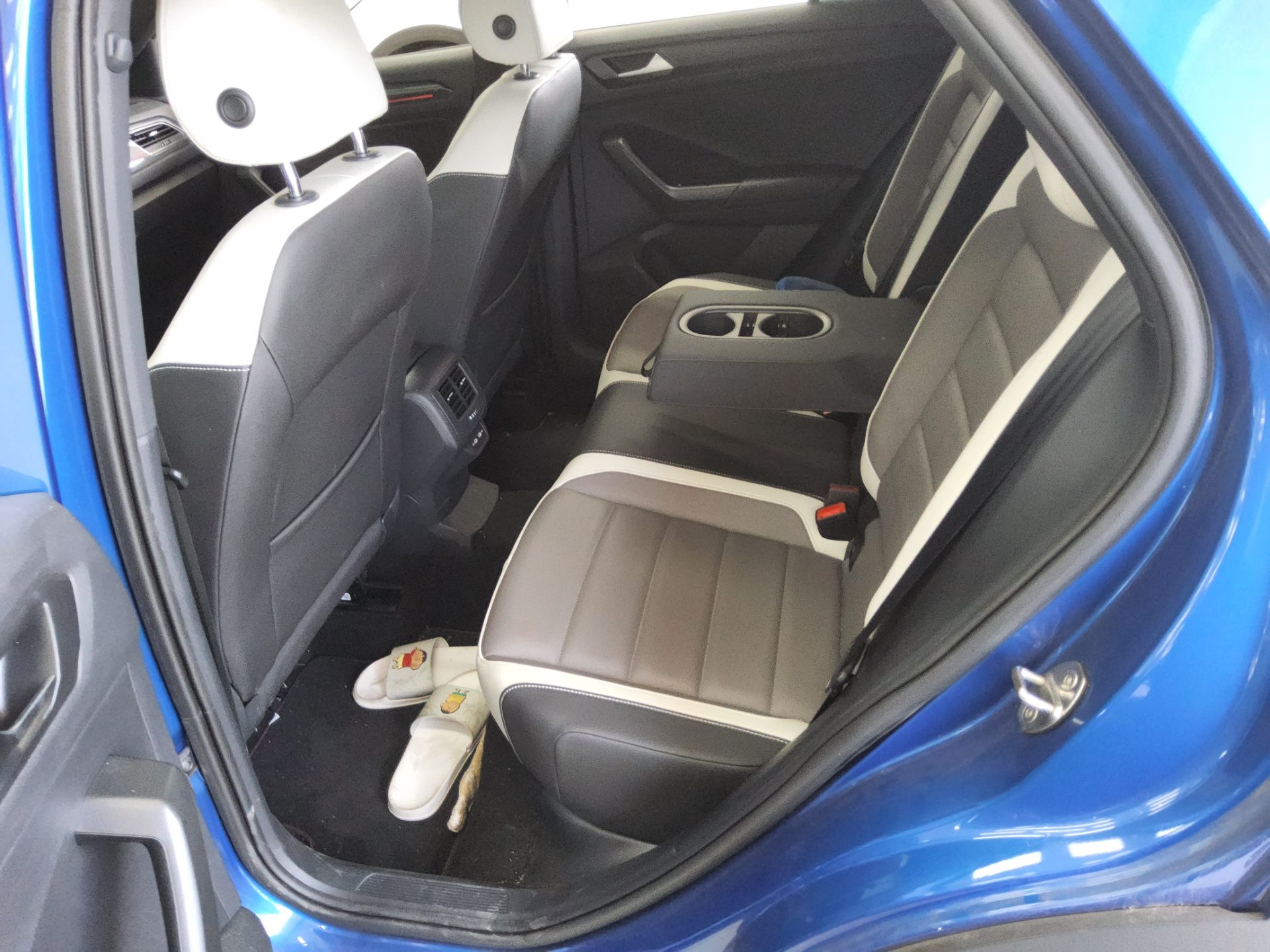 2022 - volkswagen t-roc