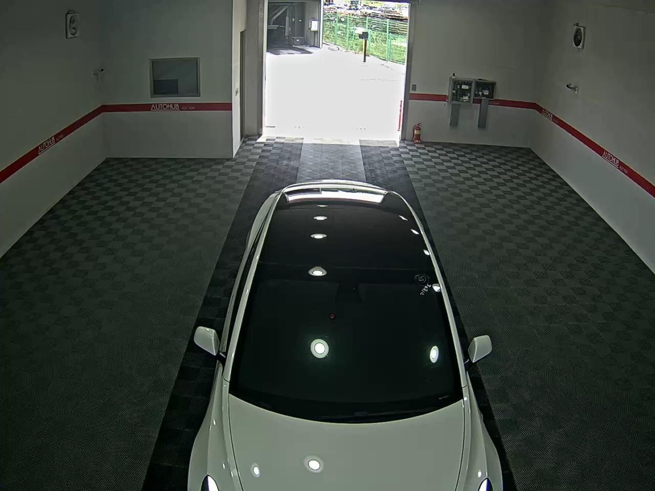 2022 - tesla model 3