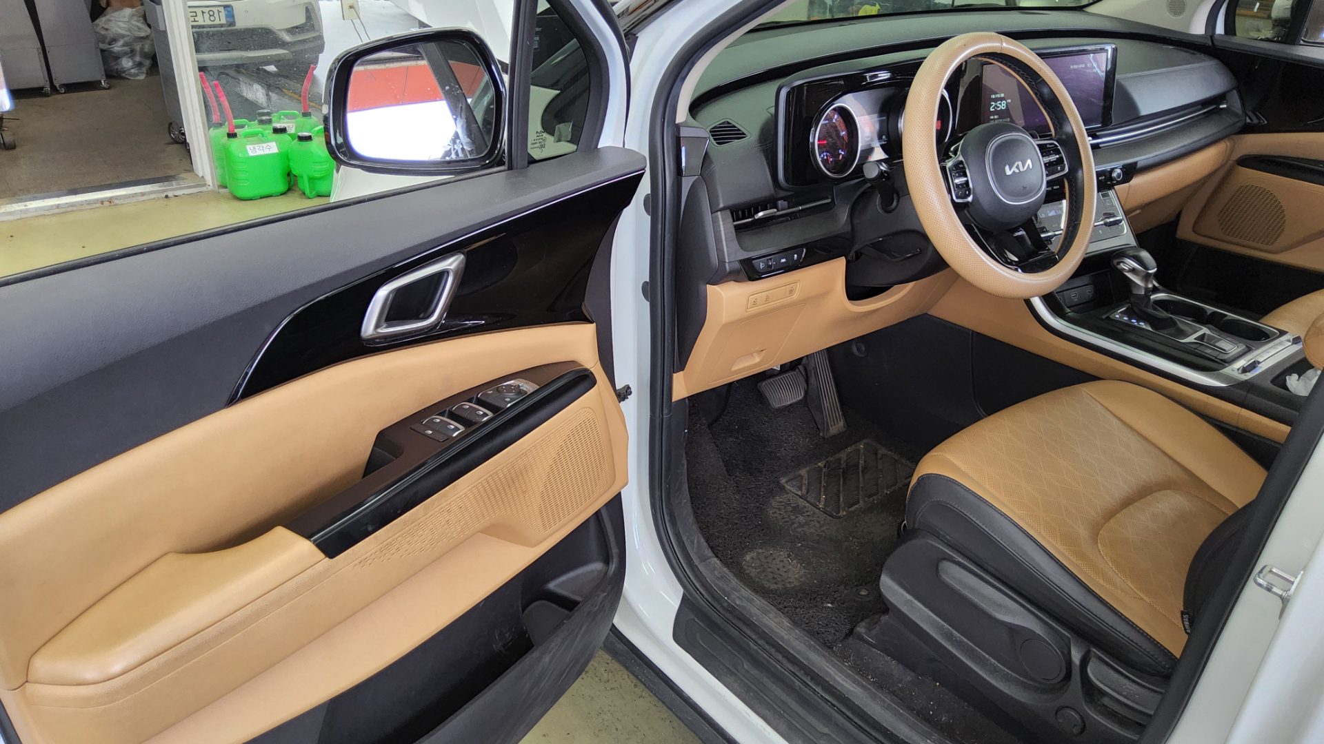 2022 - kia carnival