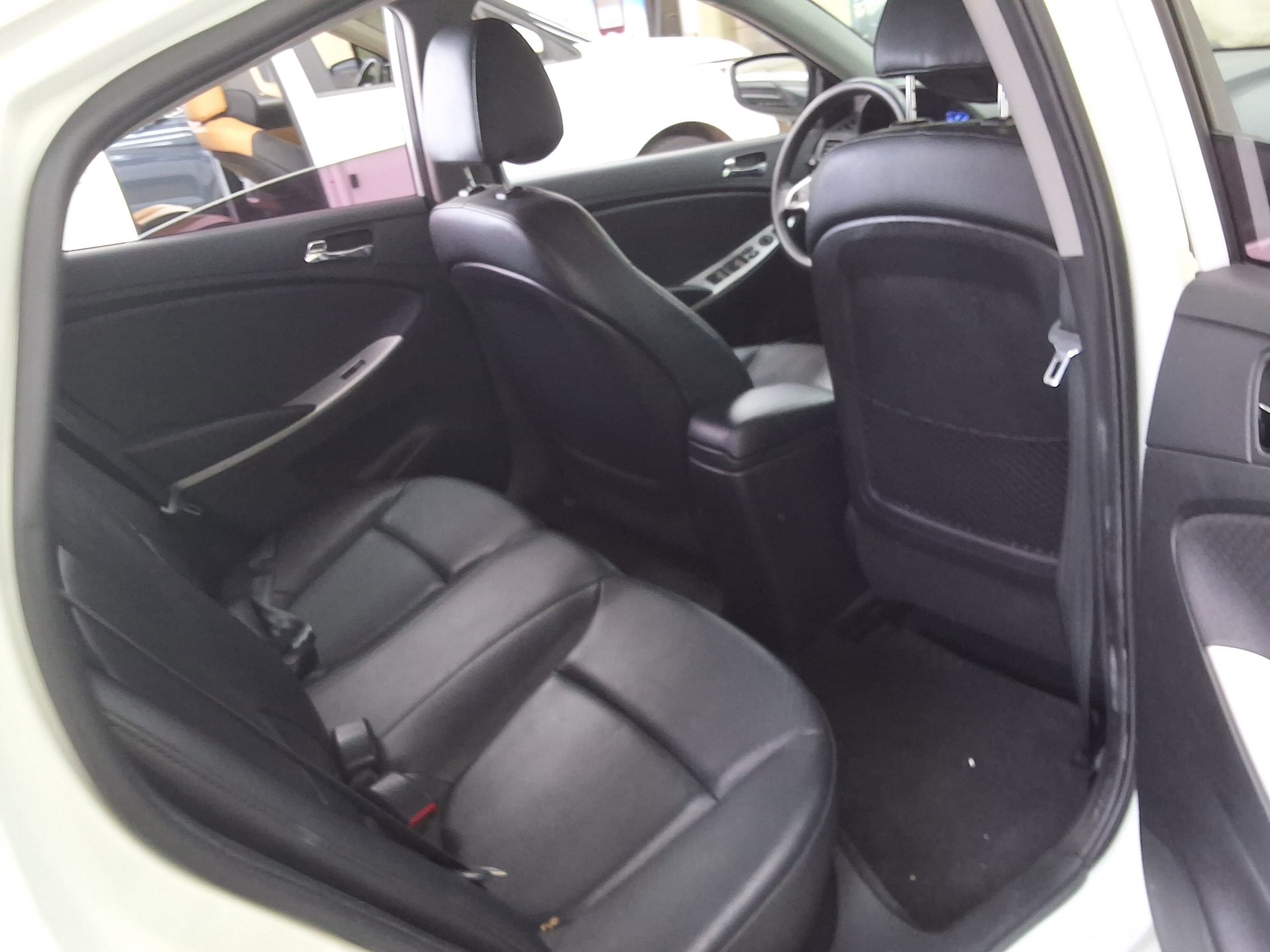 2012 - hyundai accent
