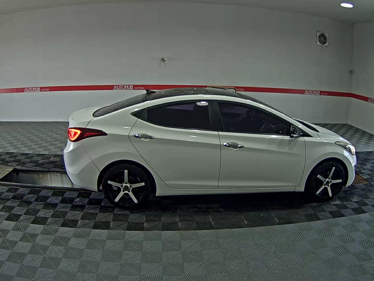 2012 - hyundai avante