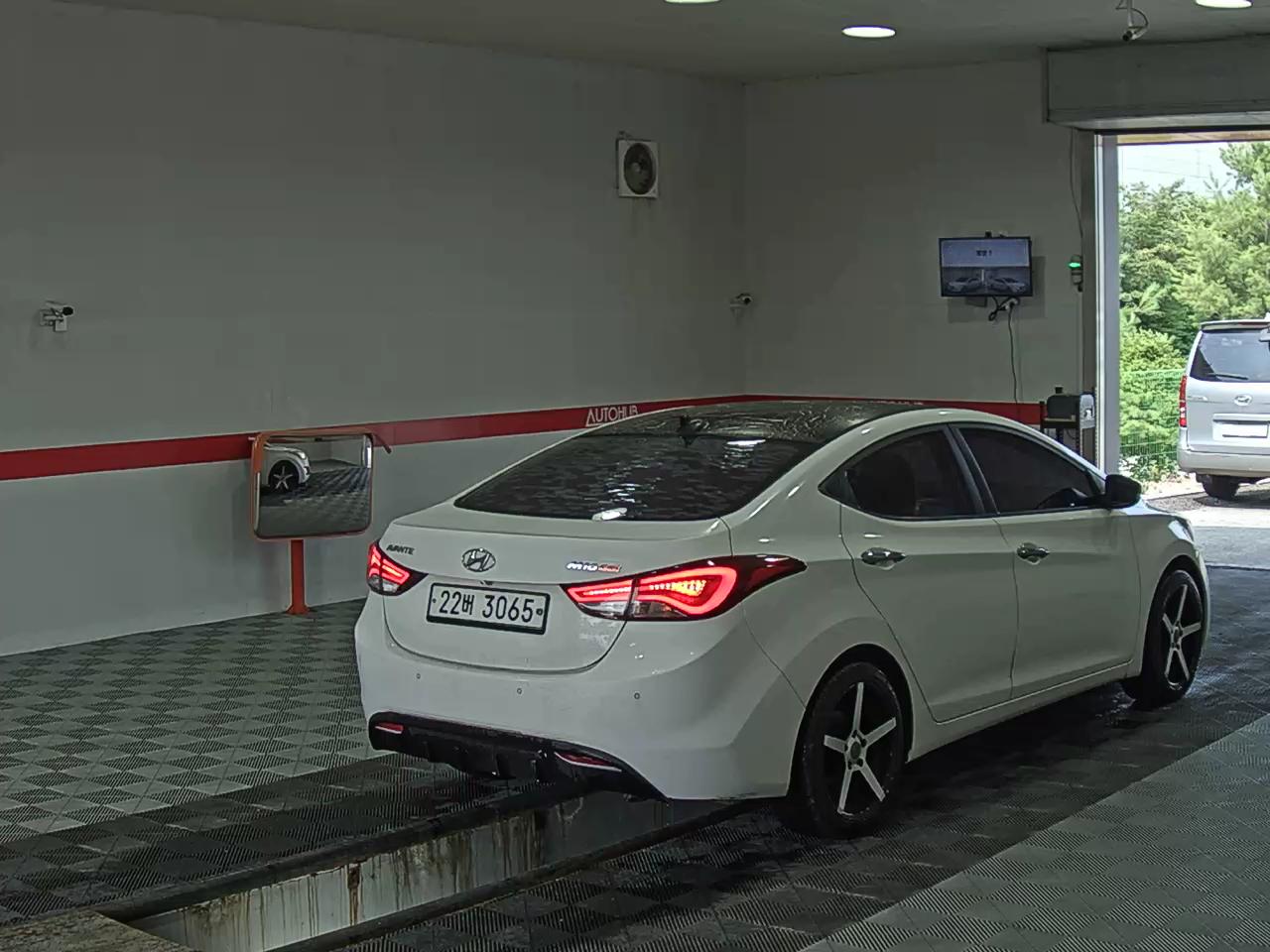 2012 - hyundai avante