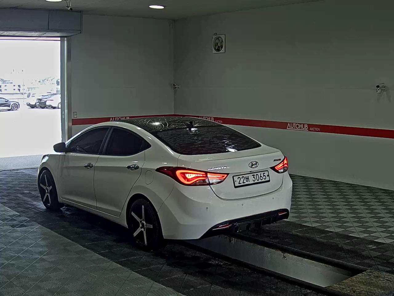 2012 - hyundai avante
