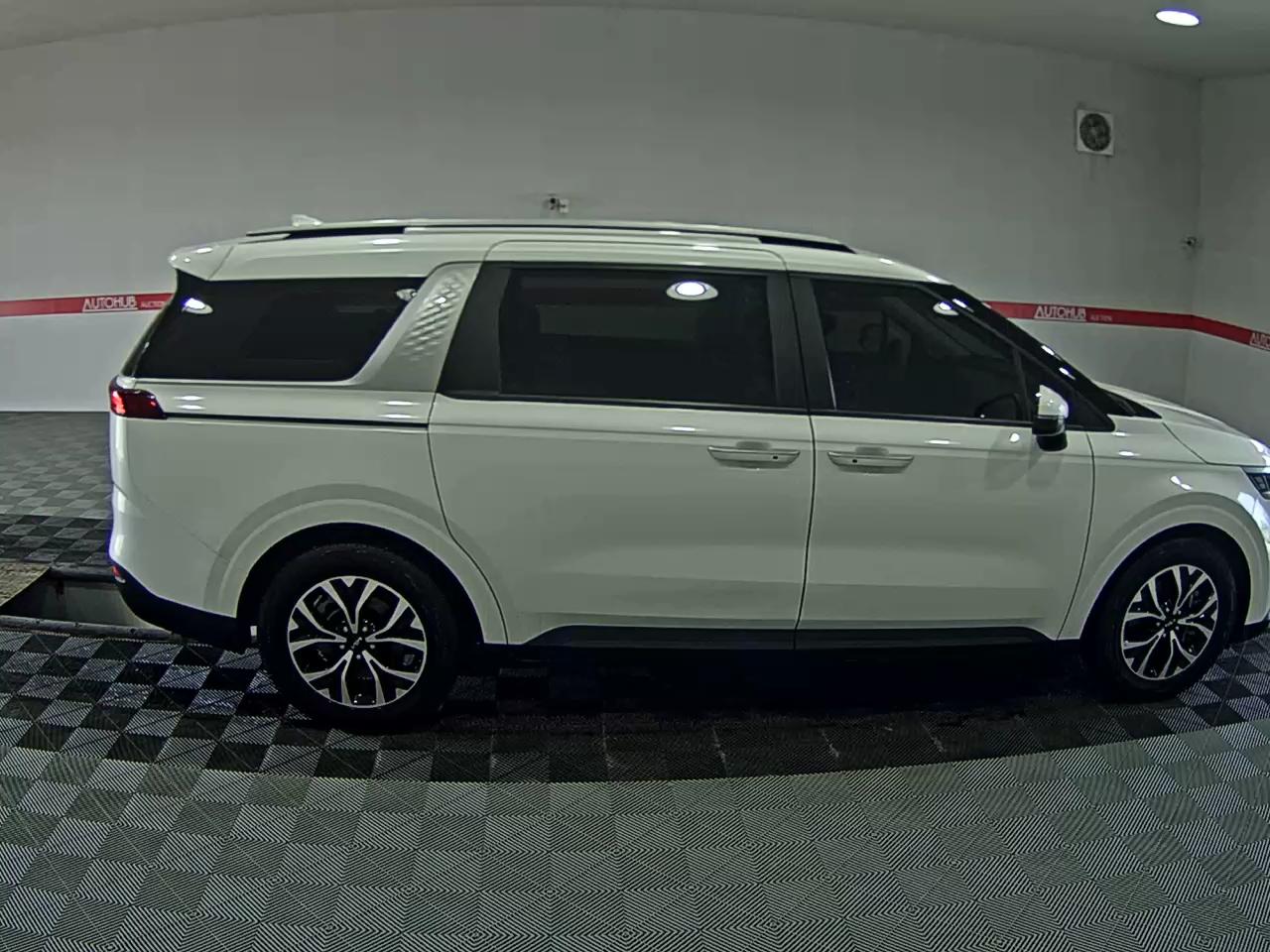 2022 - kia carnival