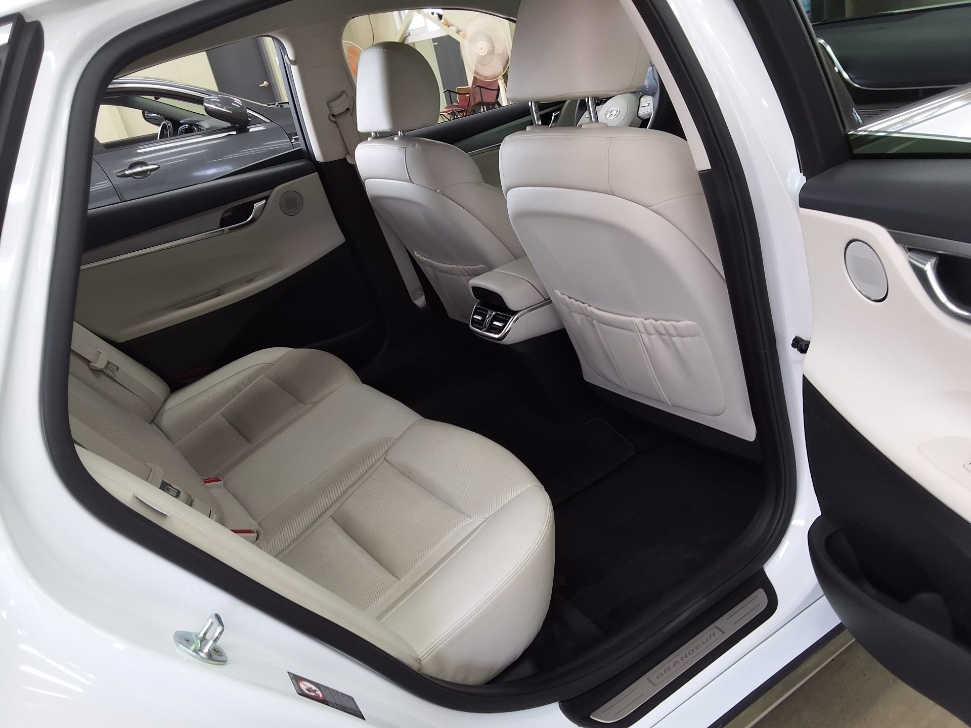 2022 - hyundai grandeur