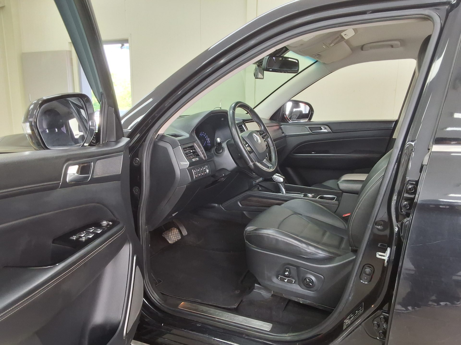 2020 - ssangyong rexton
