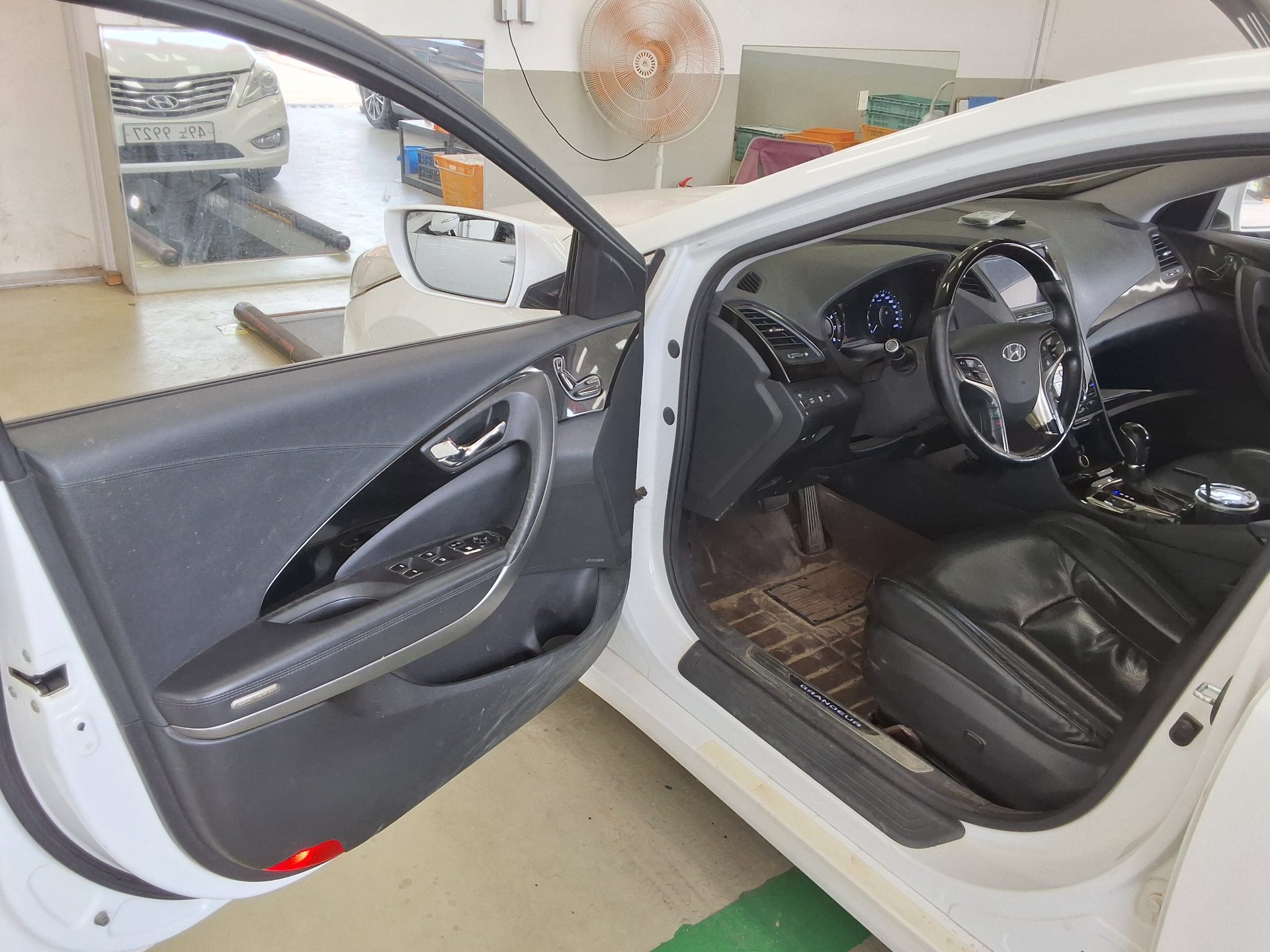 2011 - hyundai grandeur