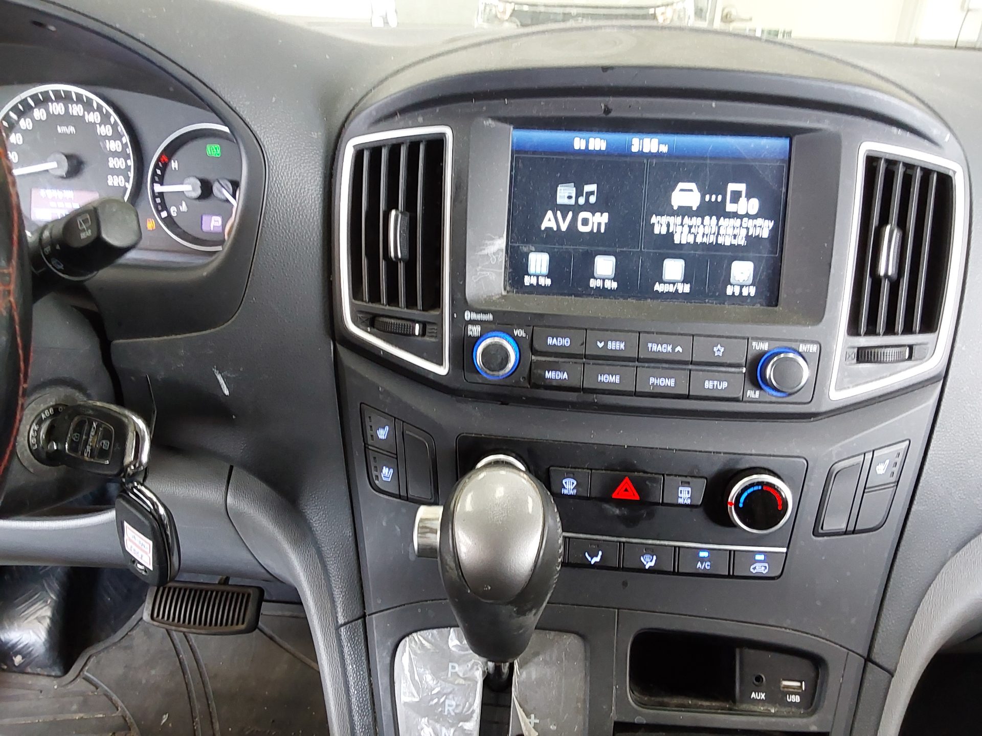 2021 - hyundai grand starex