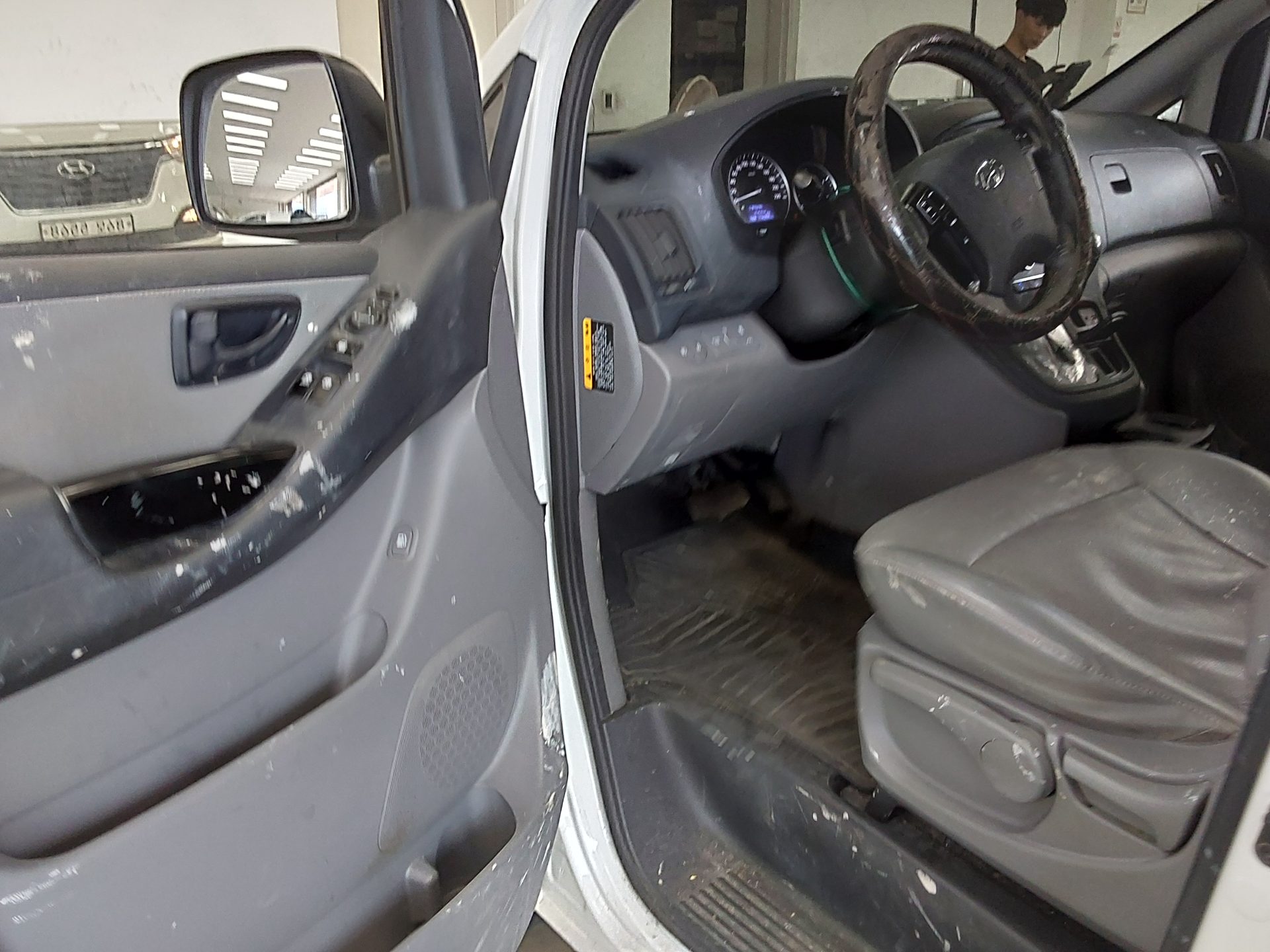 2021 - hyundai grand starex