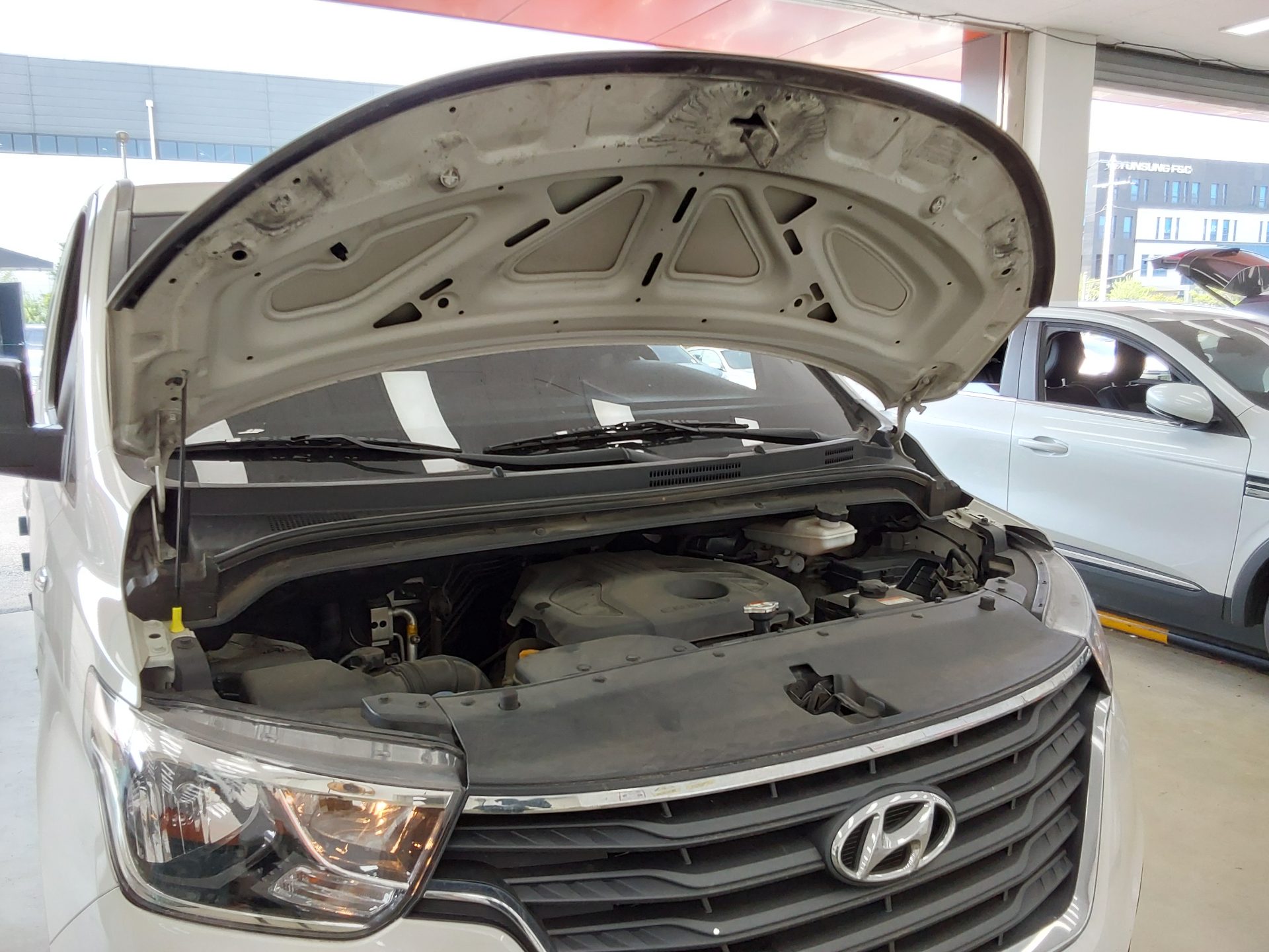 2021 - hyundai grand starex
