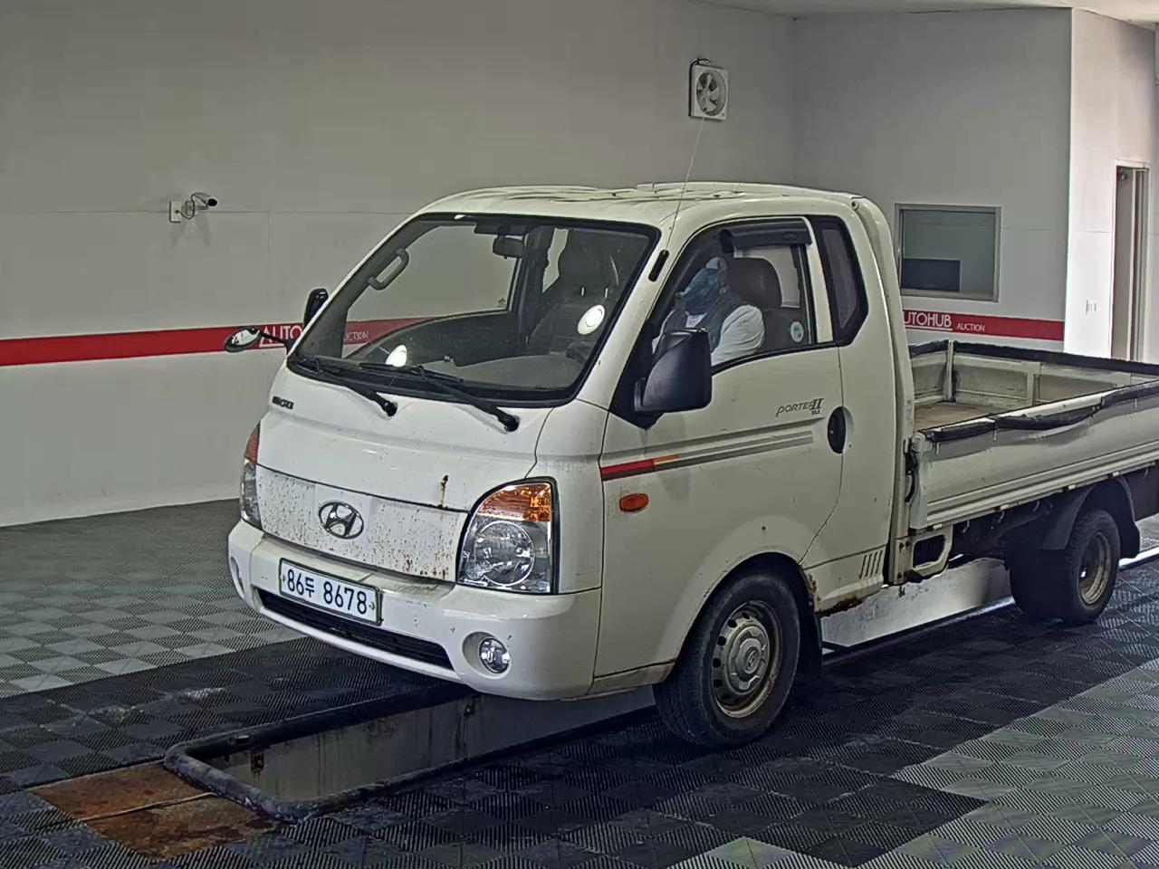 HYUNDAI PORTER II SUPER CAB EXTRA WHEELBASE PACK
