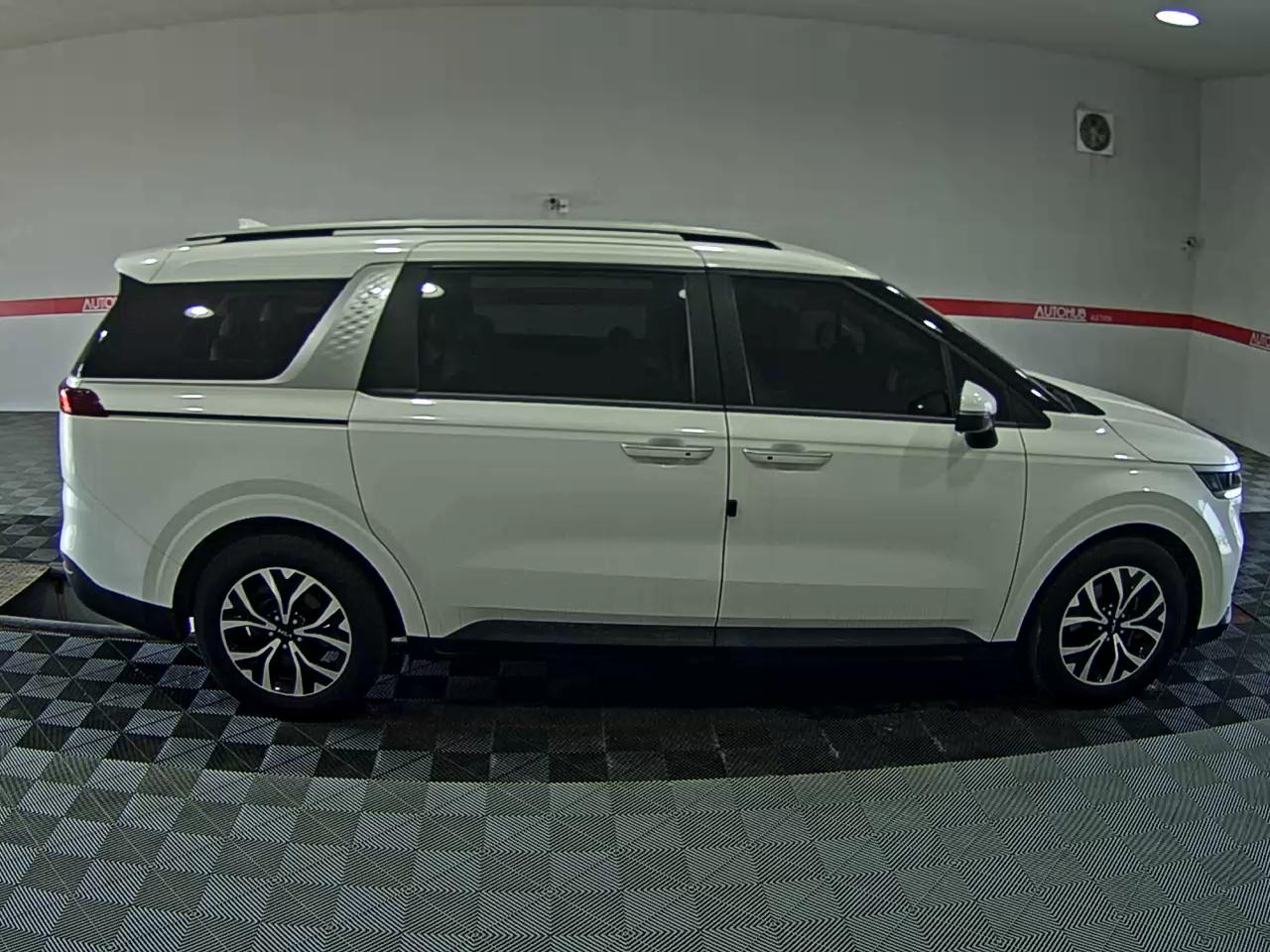 2022 - kia carnival