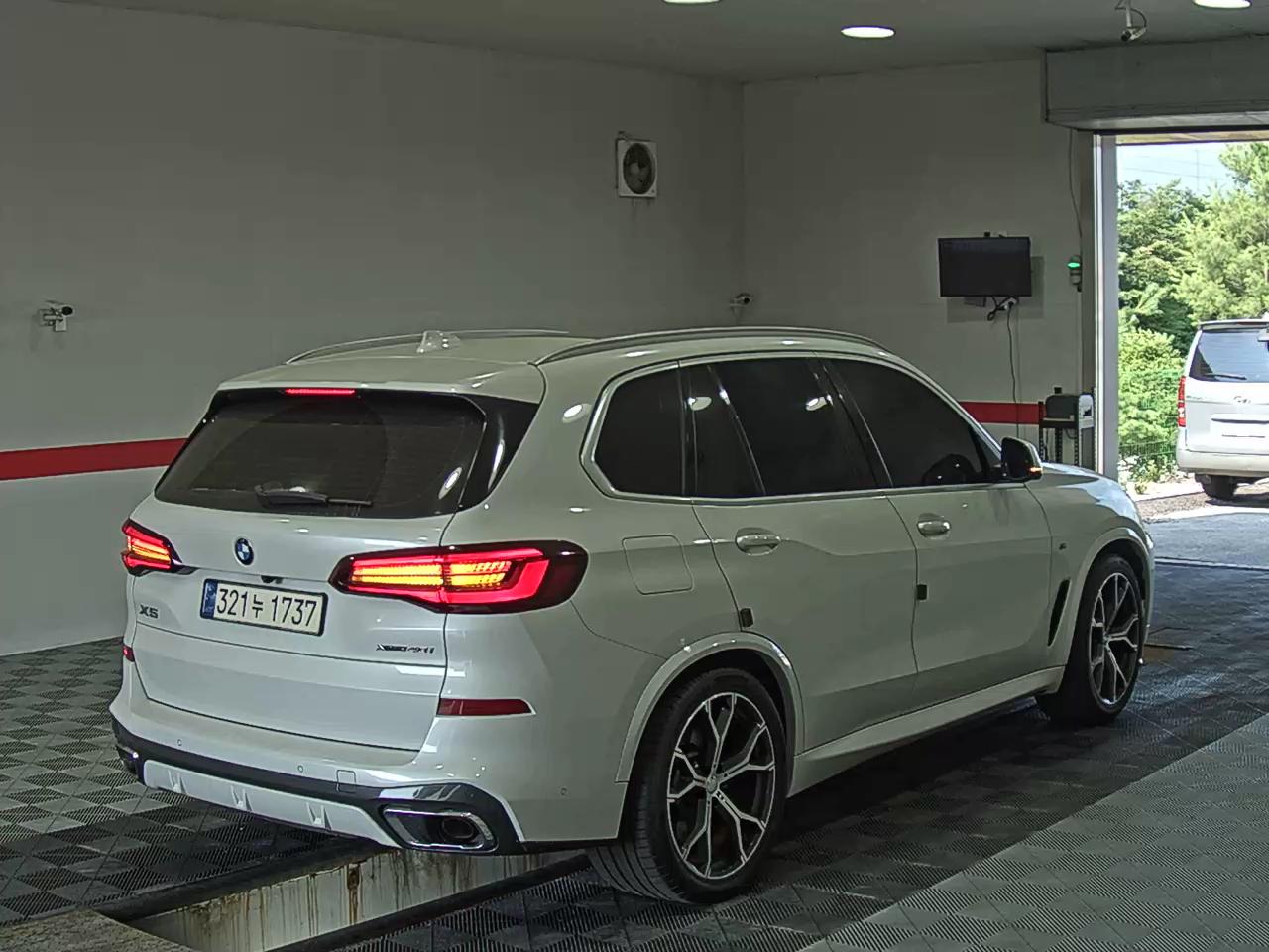 2021 - bmw x5