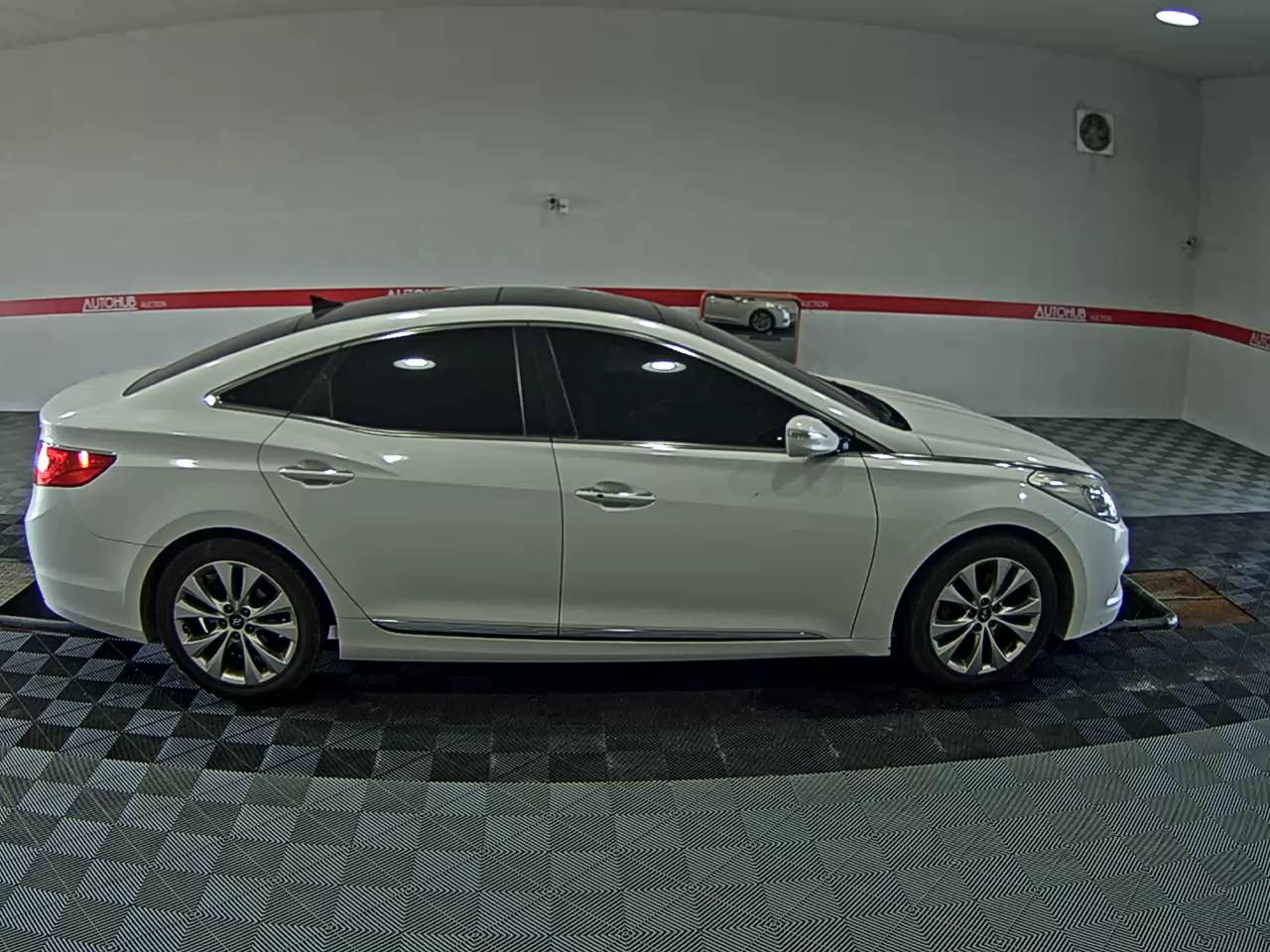 2011 - hyundai grandeur