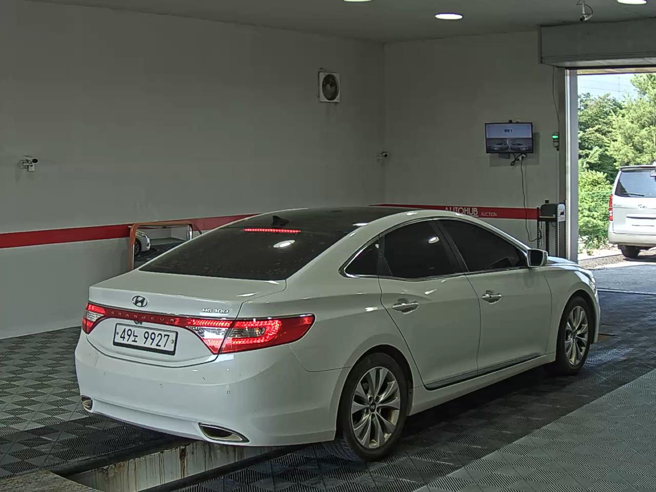 2011 - hyundai grandeur
