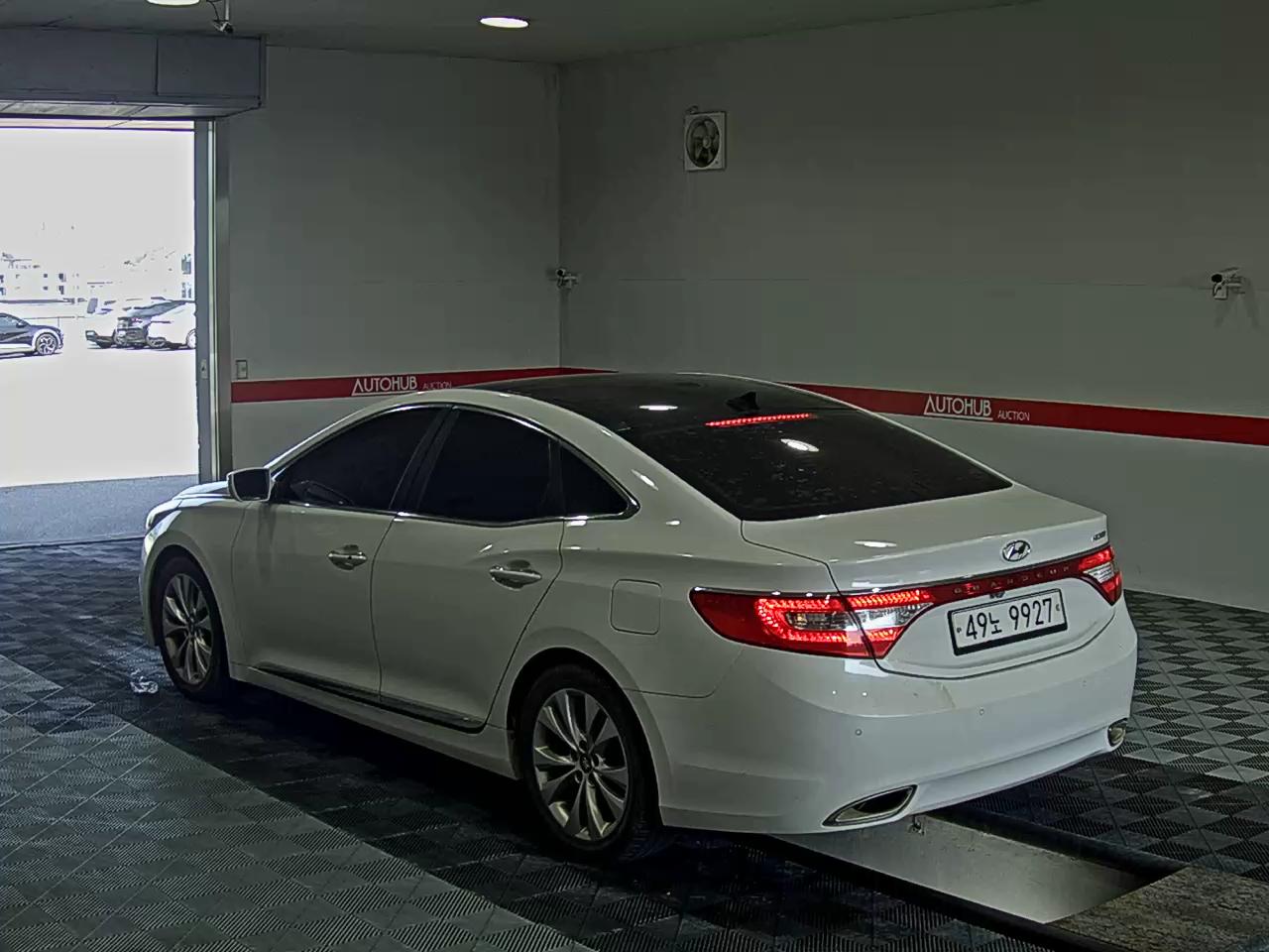 2011 - hyundai grandeur