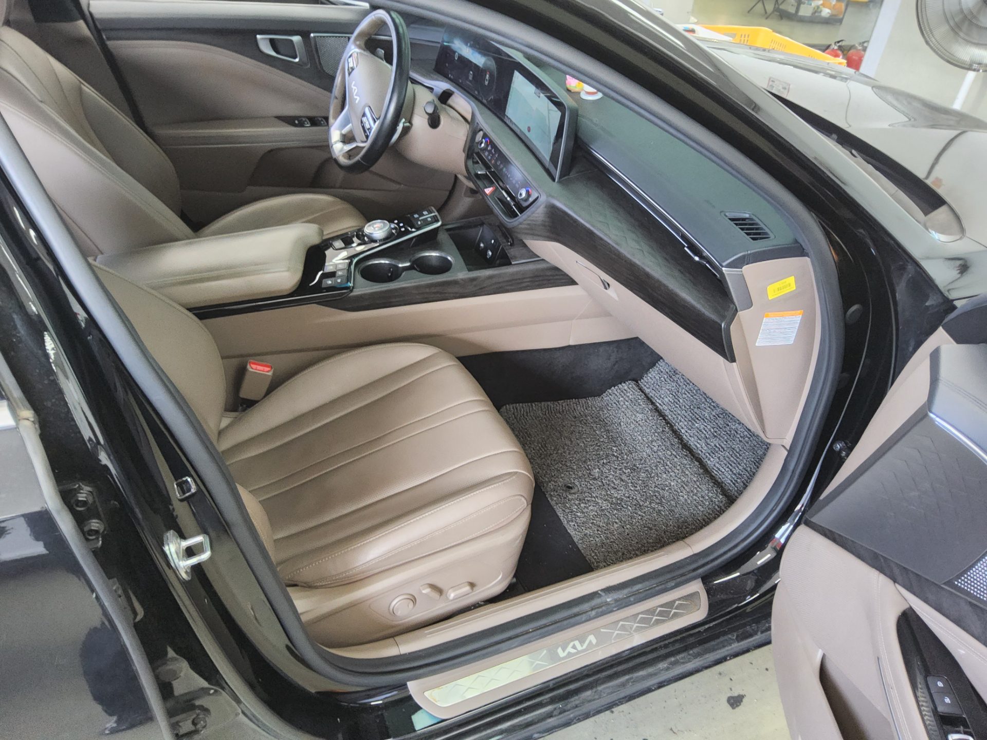 2022 - kia k8