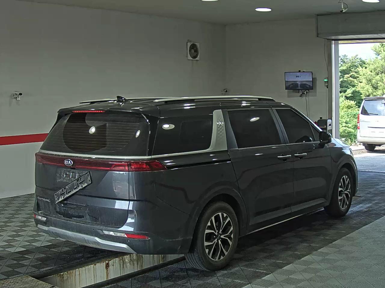 2021 - kia carnival