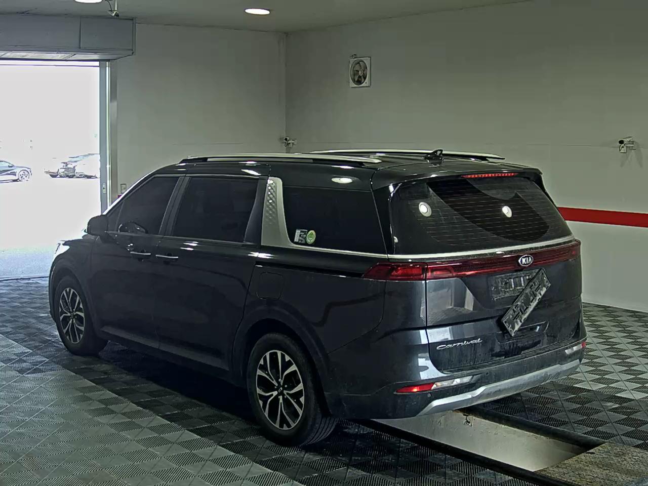 2021 - kia carnival