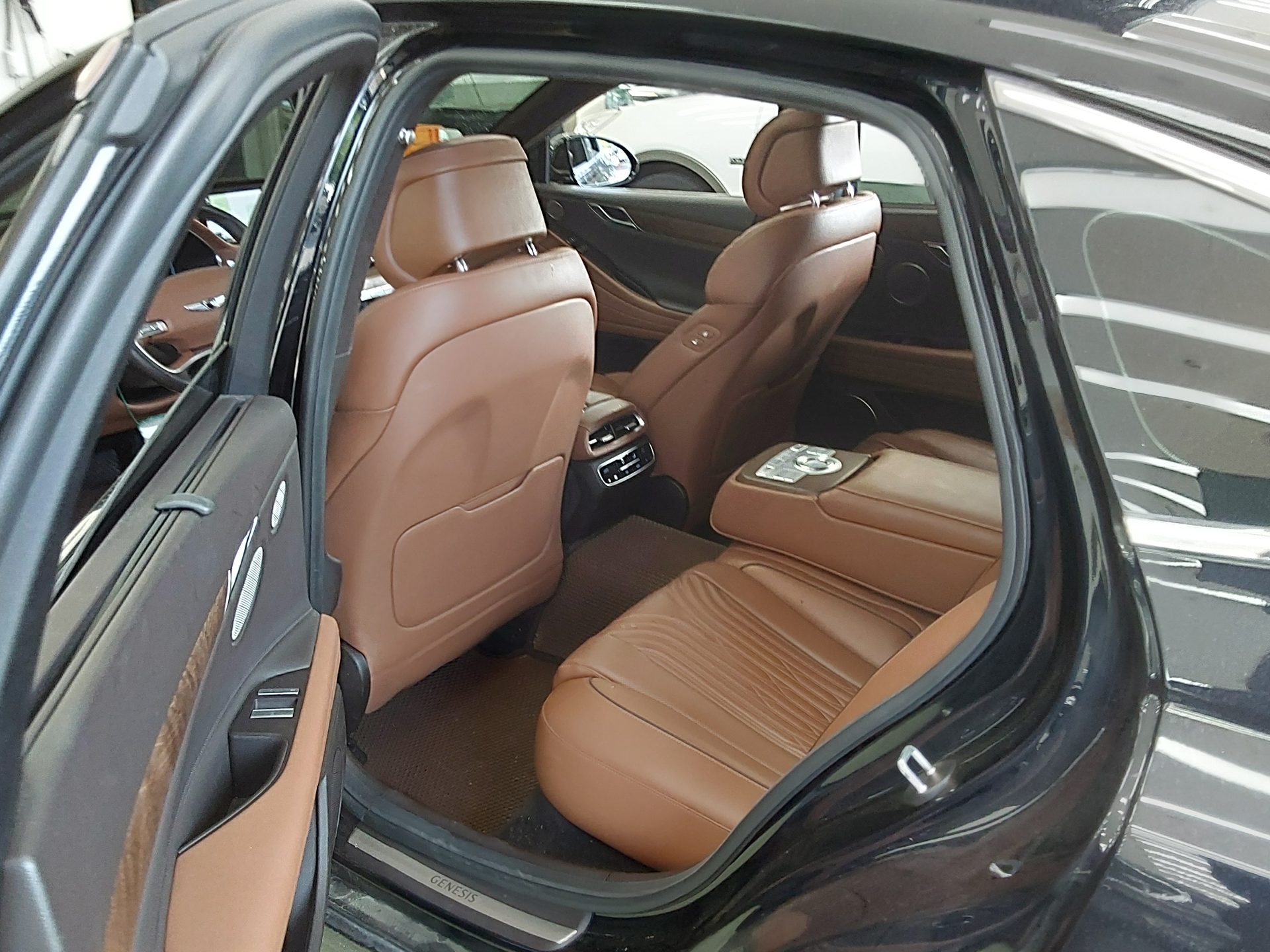 2021 - genesis g80