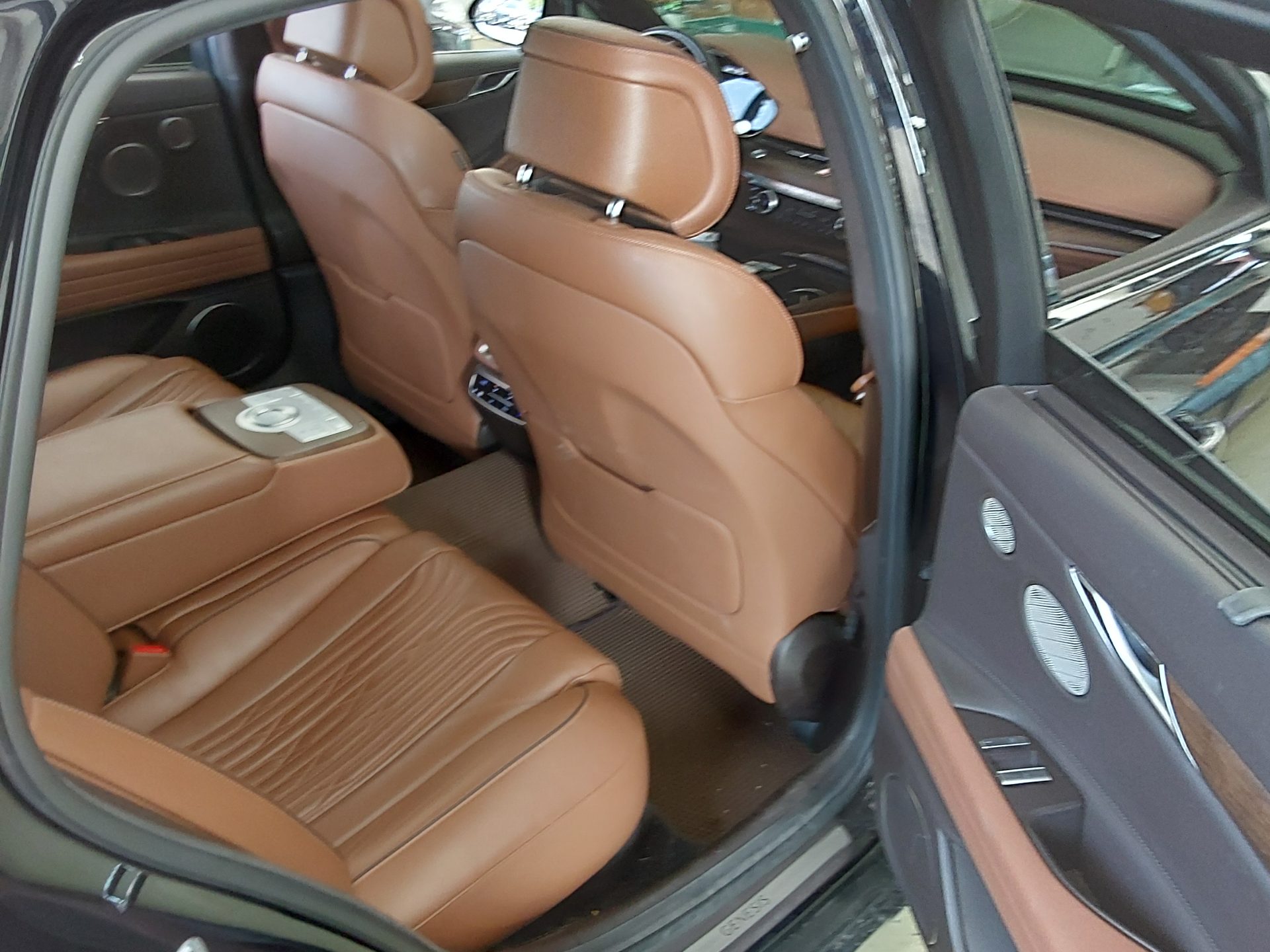 2021 - genesis g80
