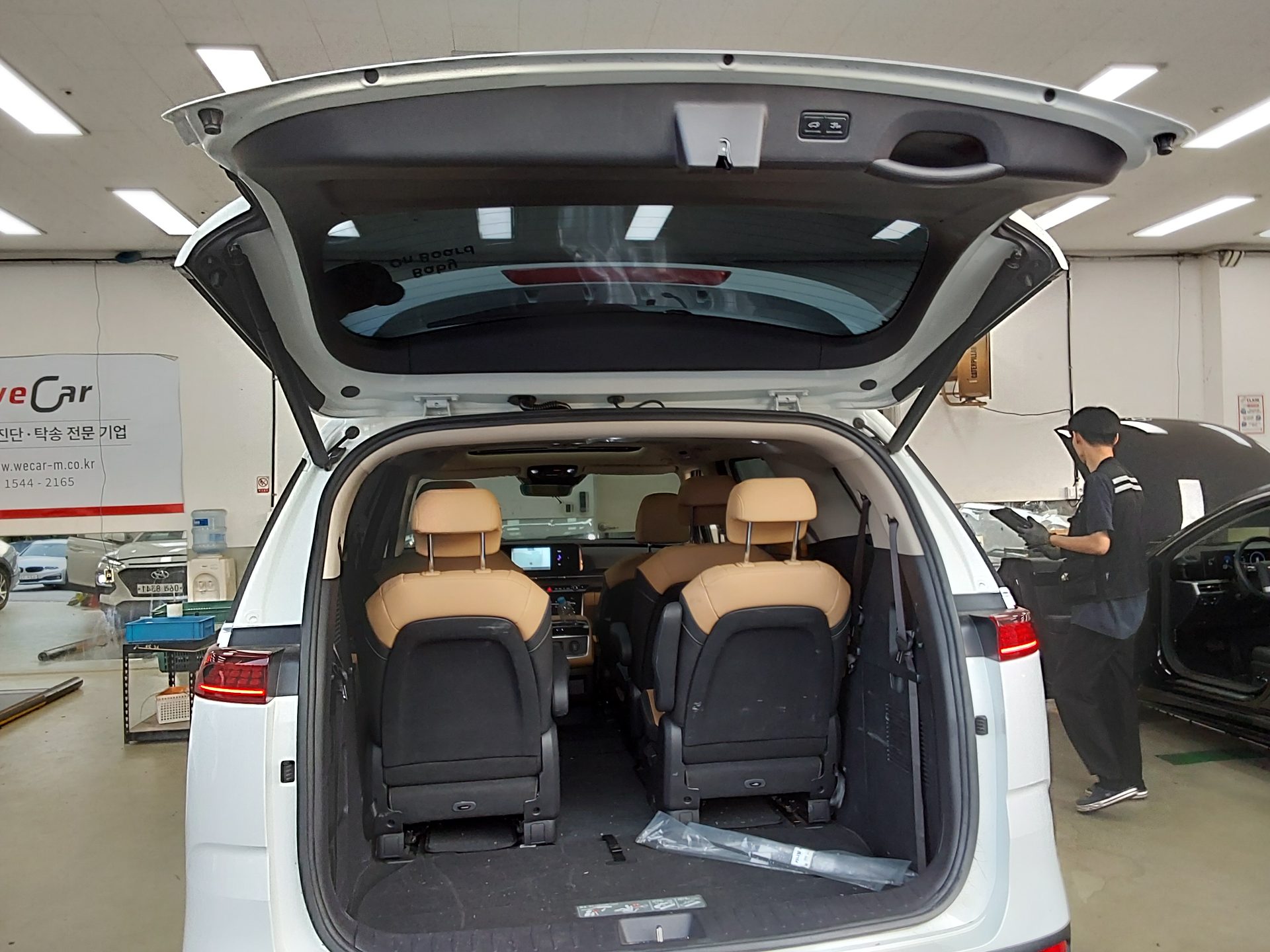 2023 - kia carnival