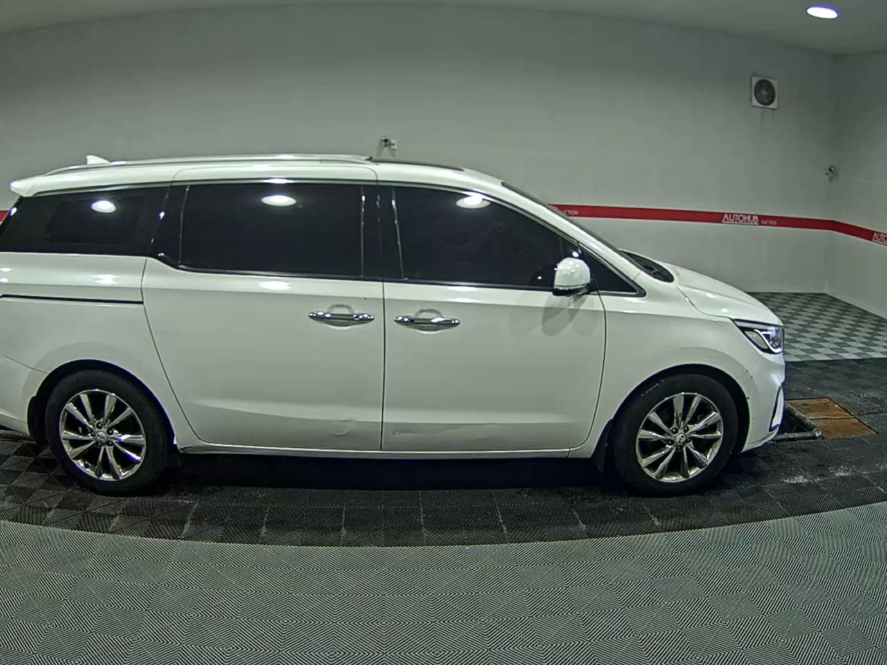 2019 - kia carnival