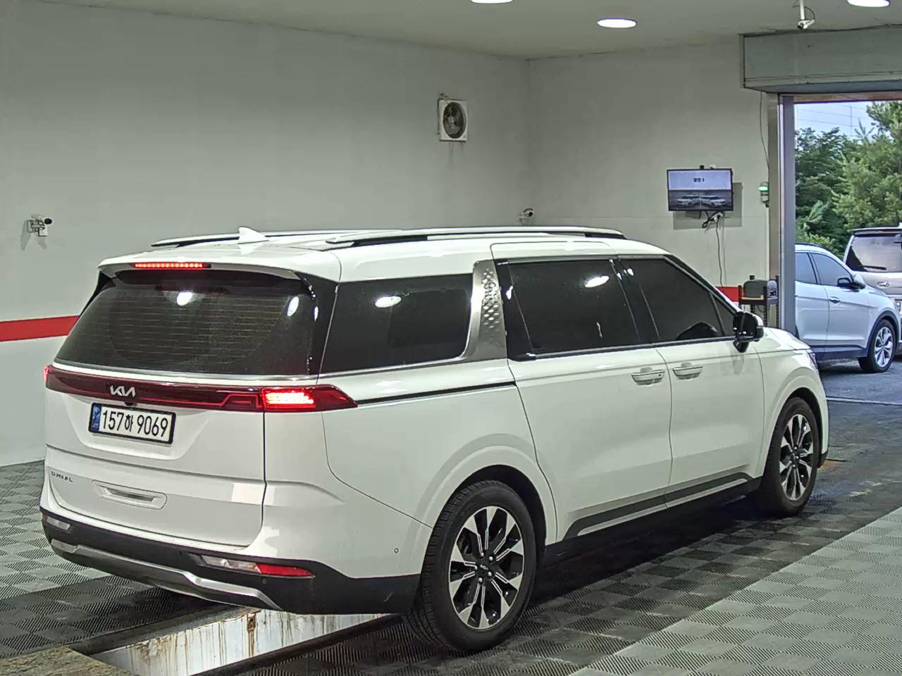2022 - kia carnival