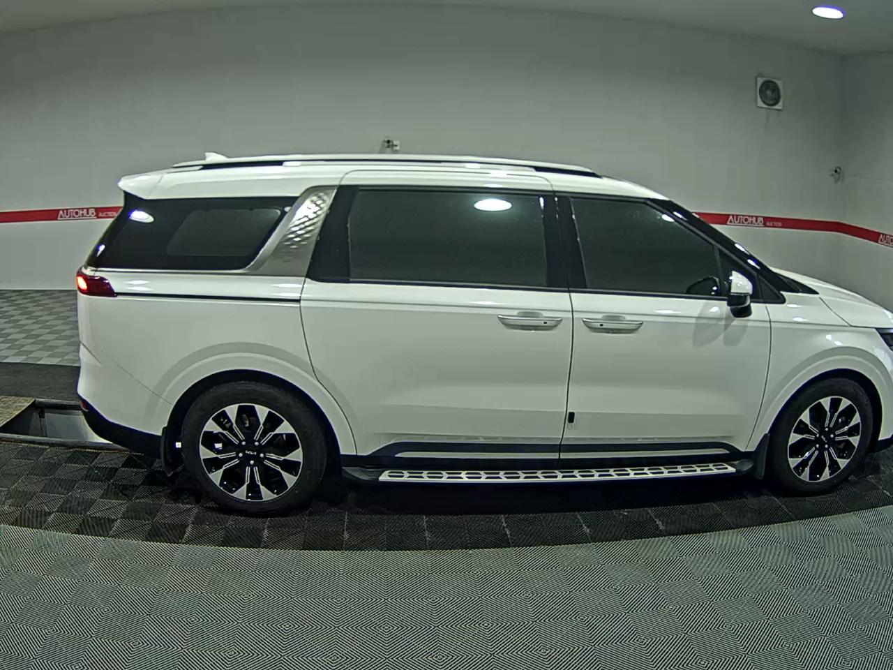 2023 - kia carnival