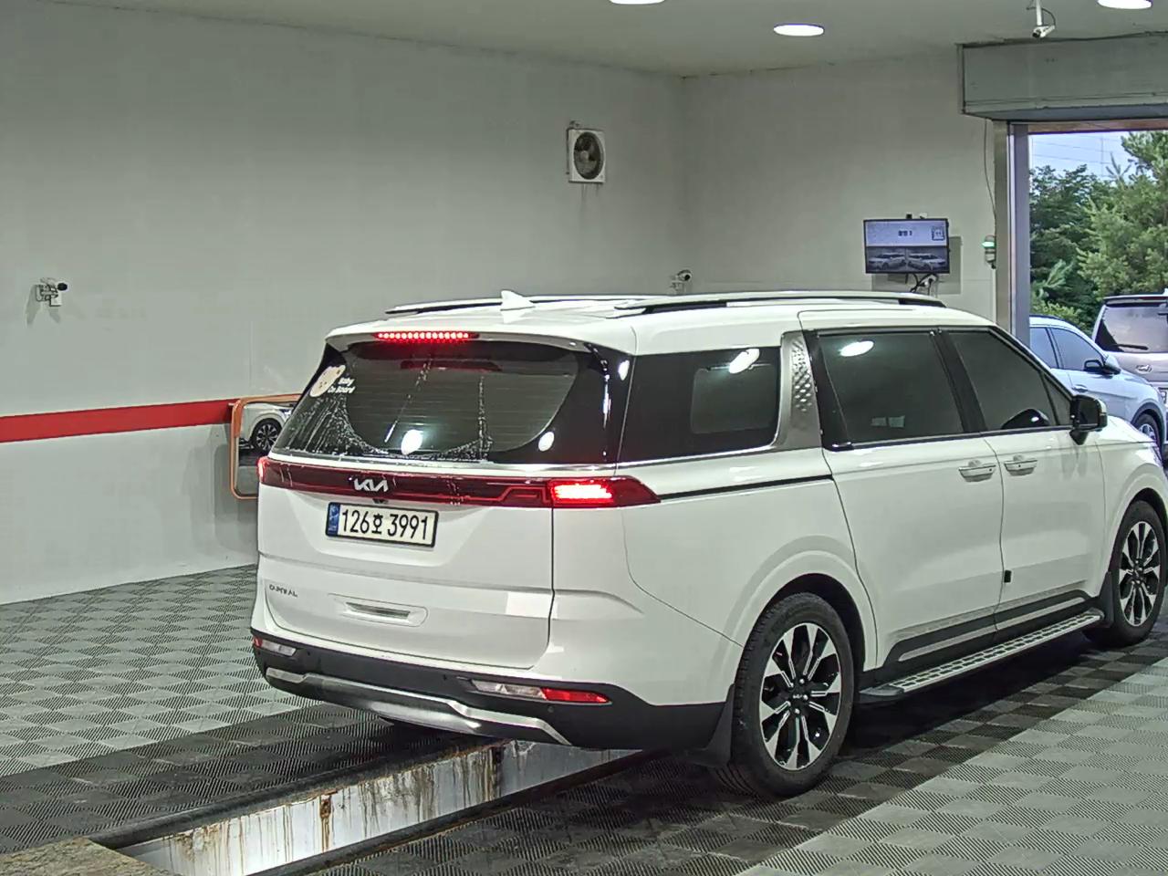 2023 - kia carnival