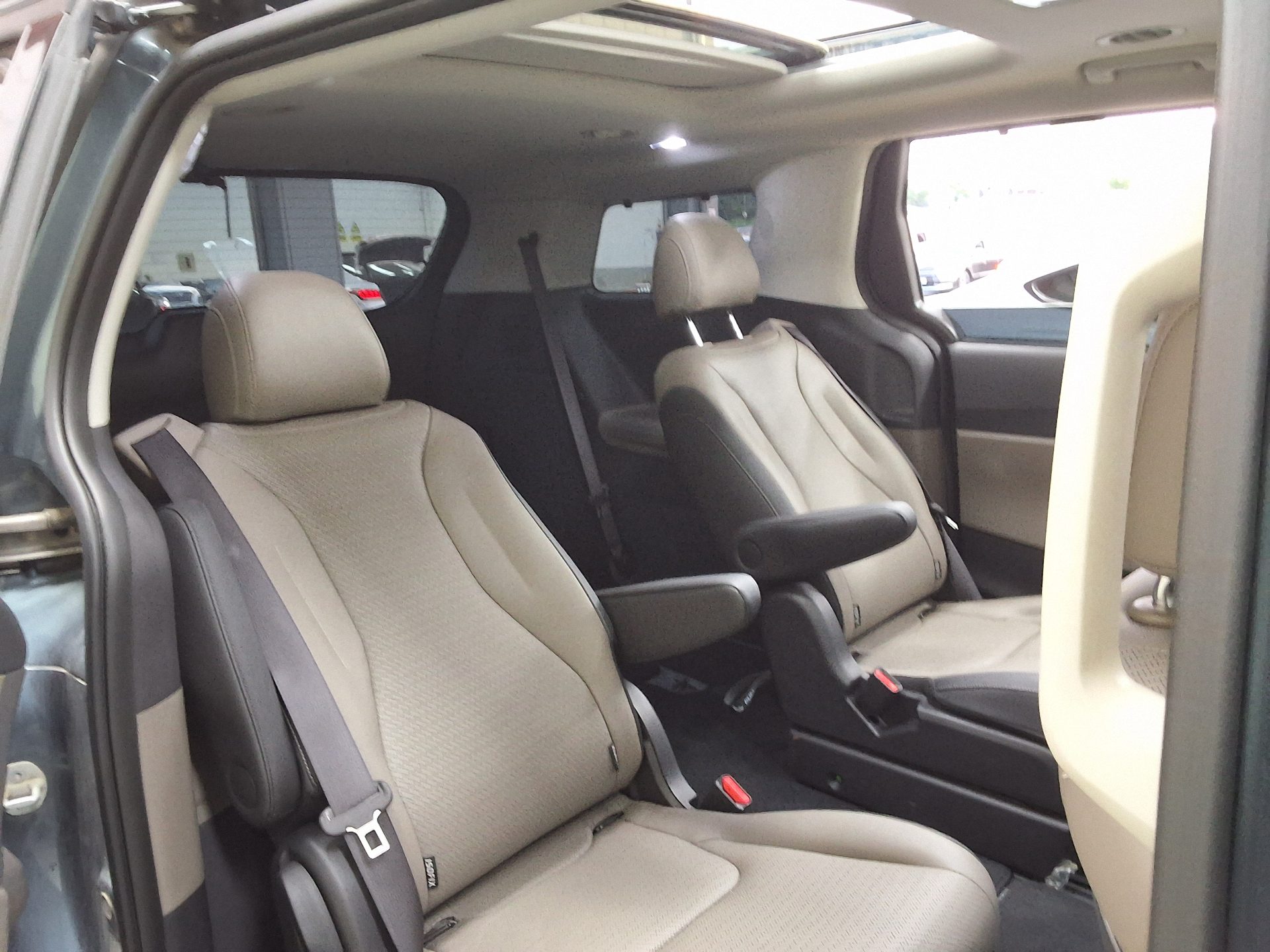 2024 - kia carnival