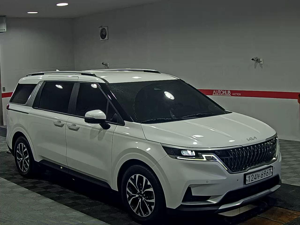 2023 - kia carnival