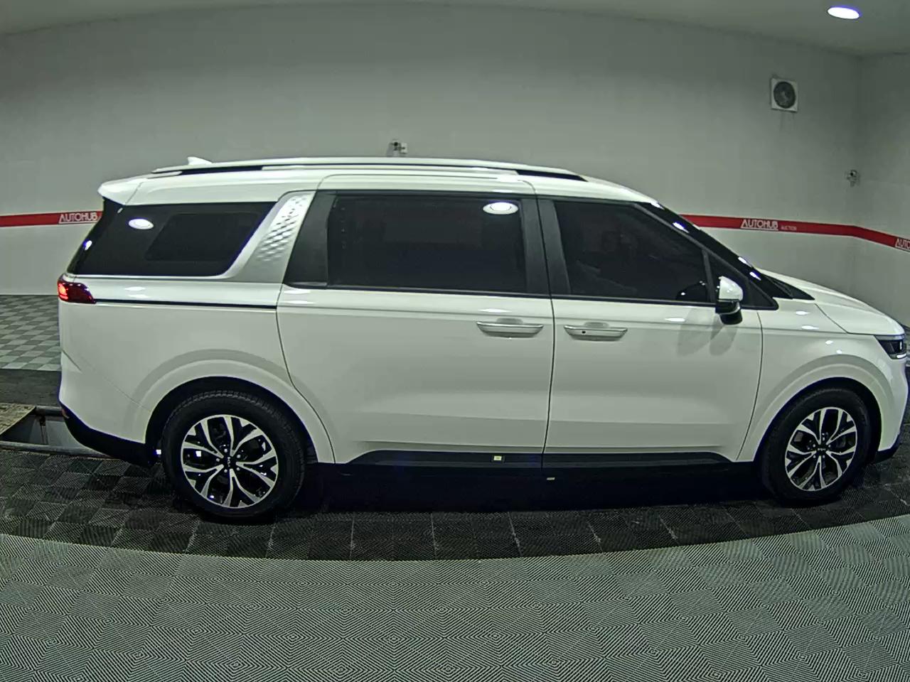 2023 - kia carnival