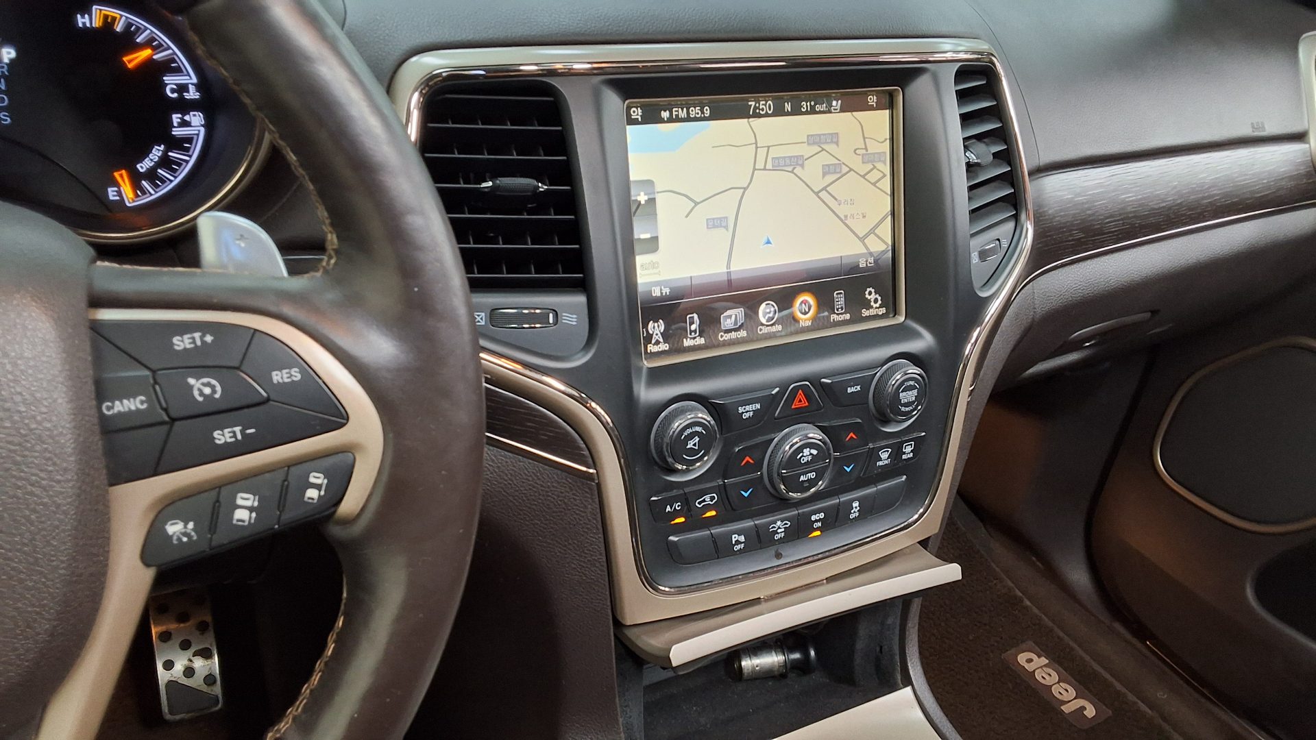 2014 - jeep grand cherokee
