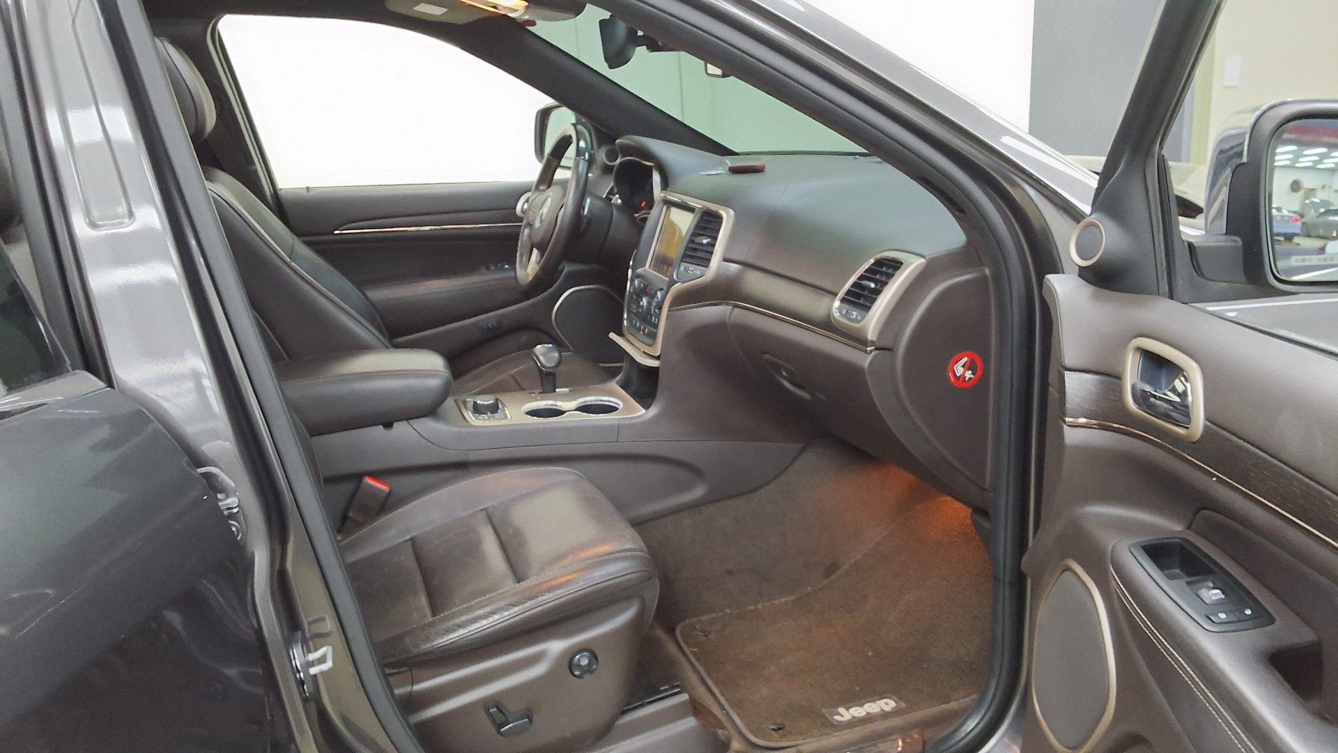 2014 - jeep grand cherokee