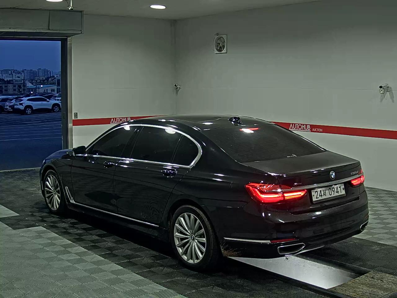 2016 - bmw m7