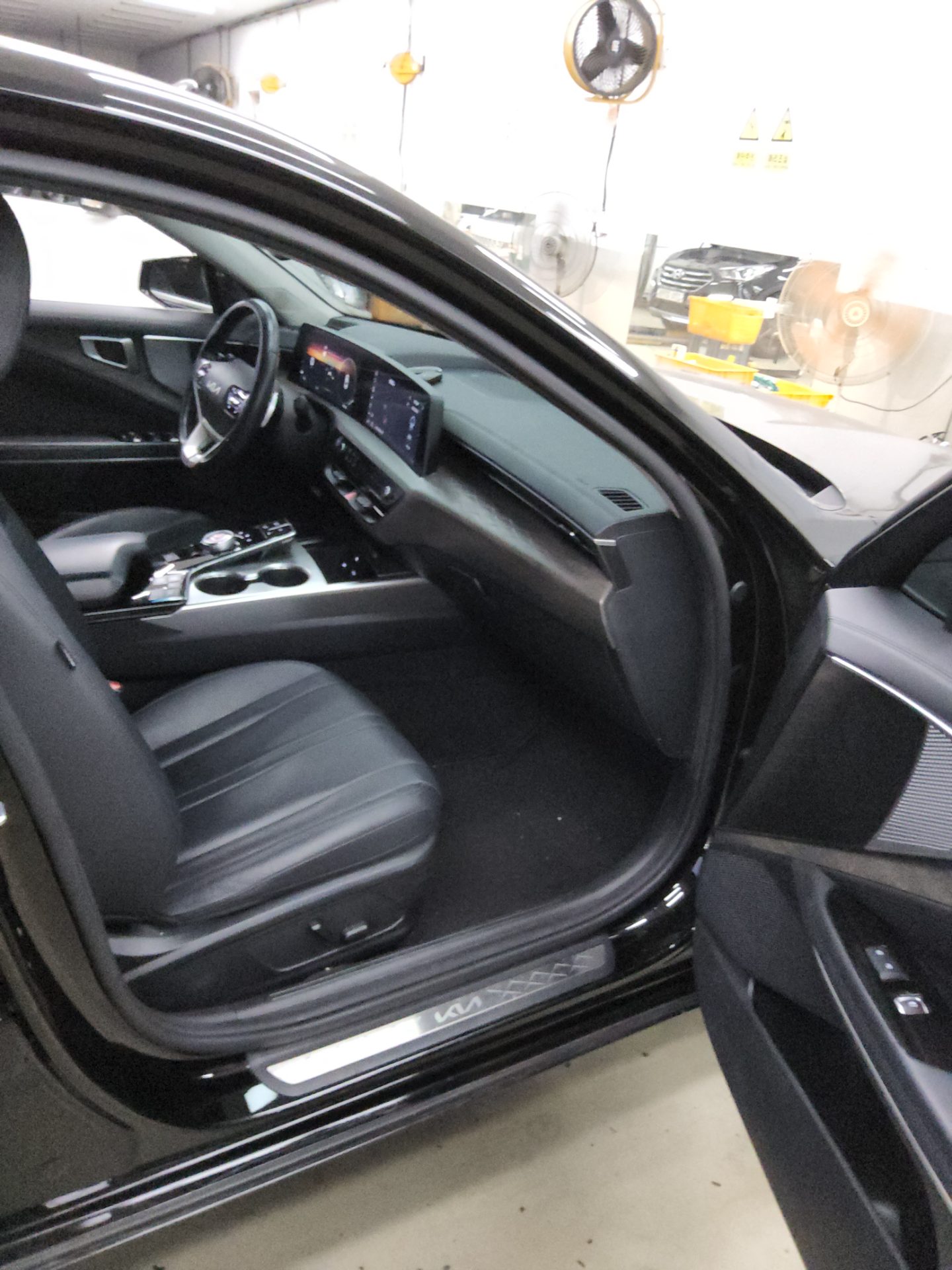 2022 - kia k8