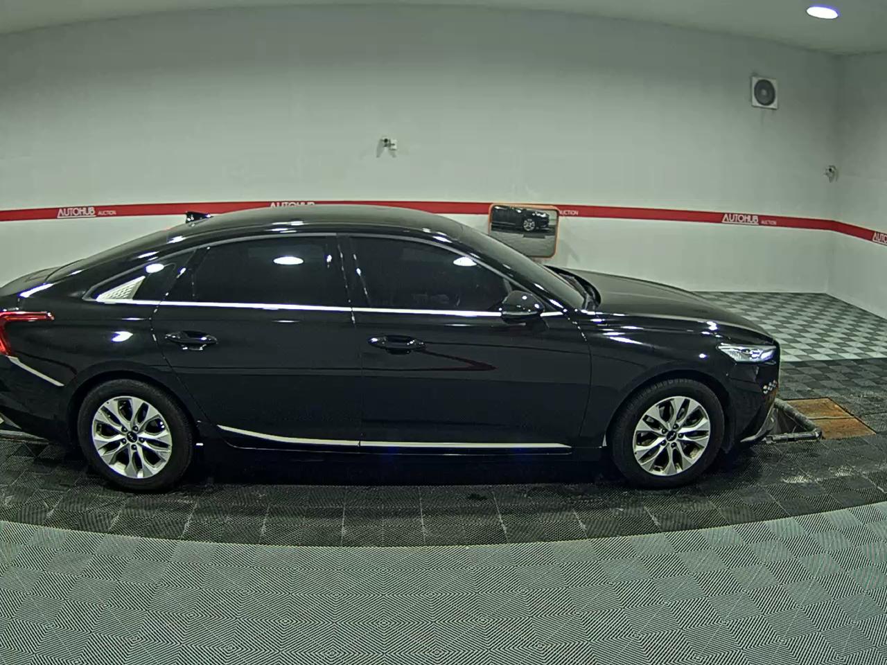 2022 - kia k8