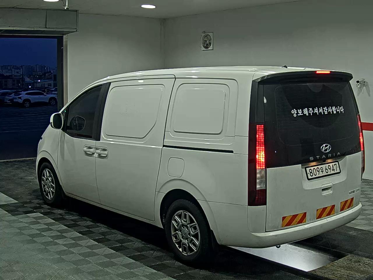 2022 - hyundai staria