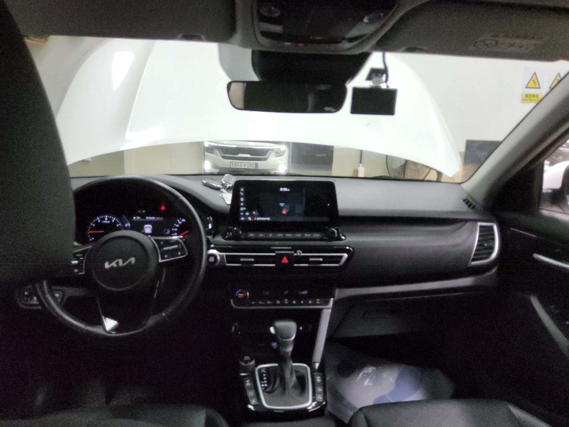 2023 - kia seltos