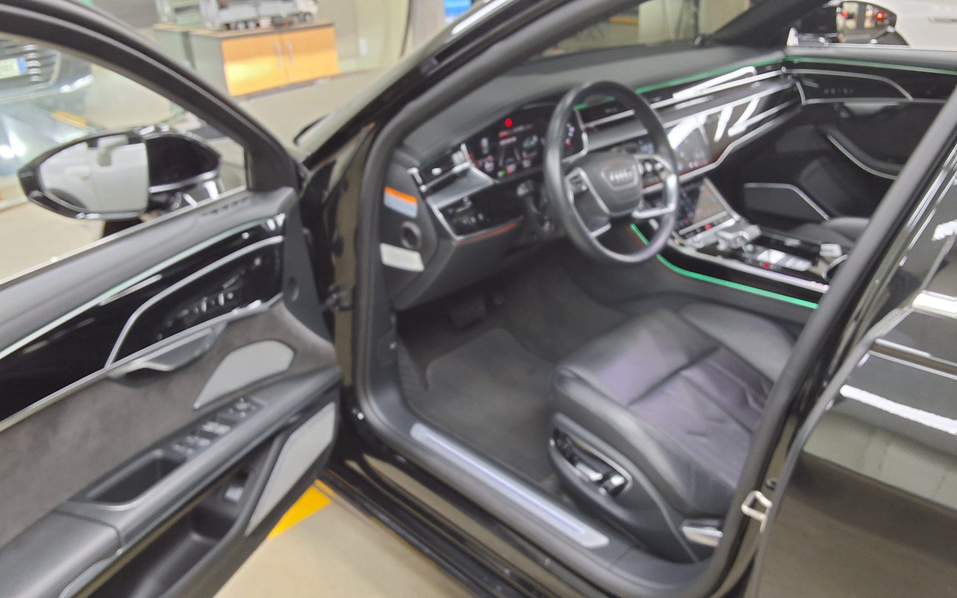2021 - audi a8