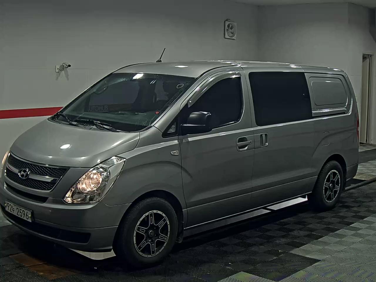 HYUNDAI GRAND STAREX CVX DELUXE