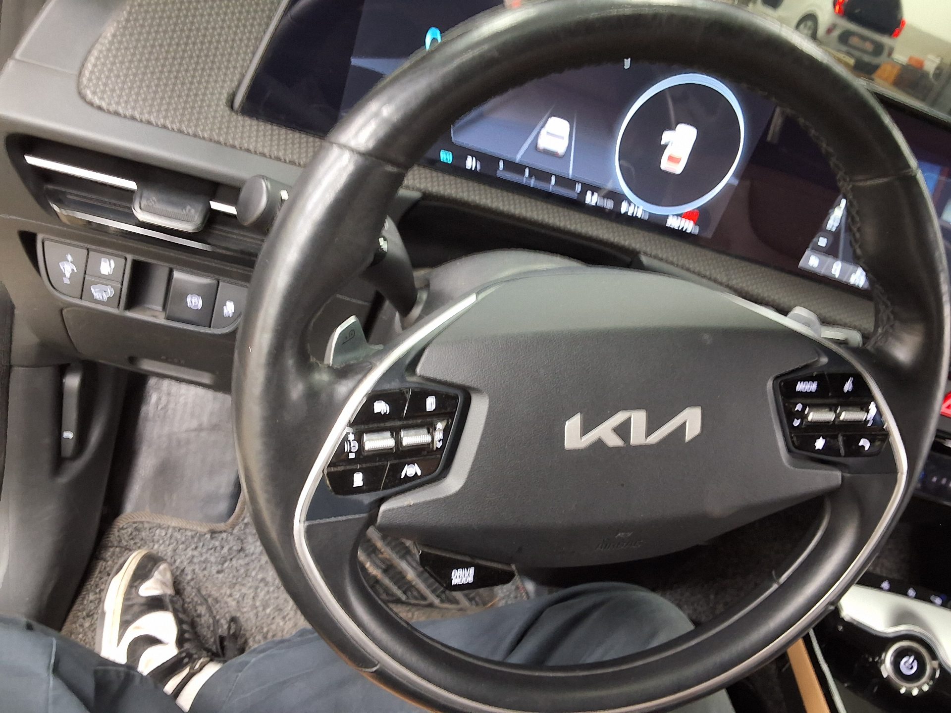 2022 - kia ev6