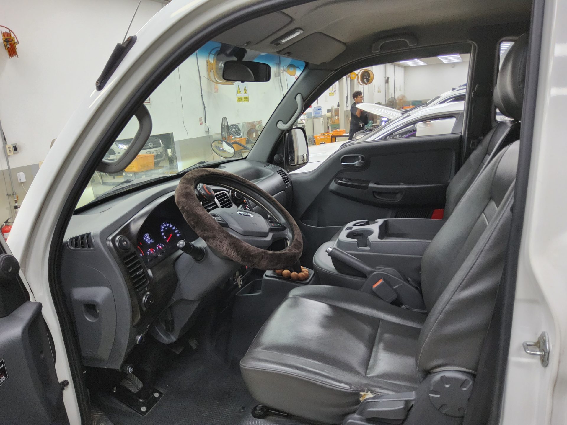 2017 - kia bongo