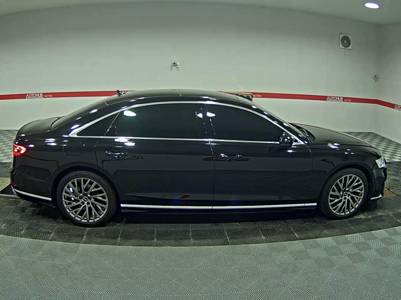2021 - audi a8