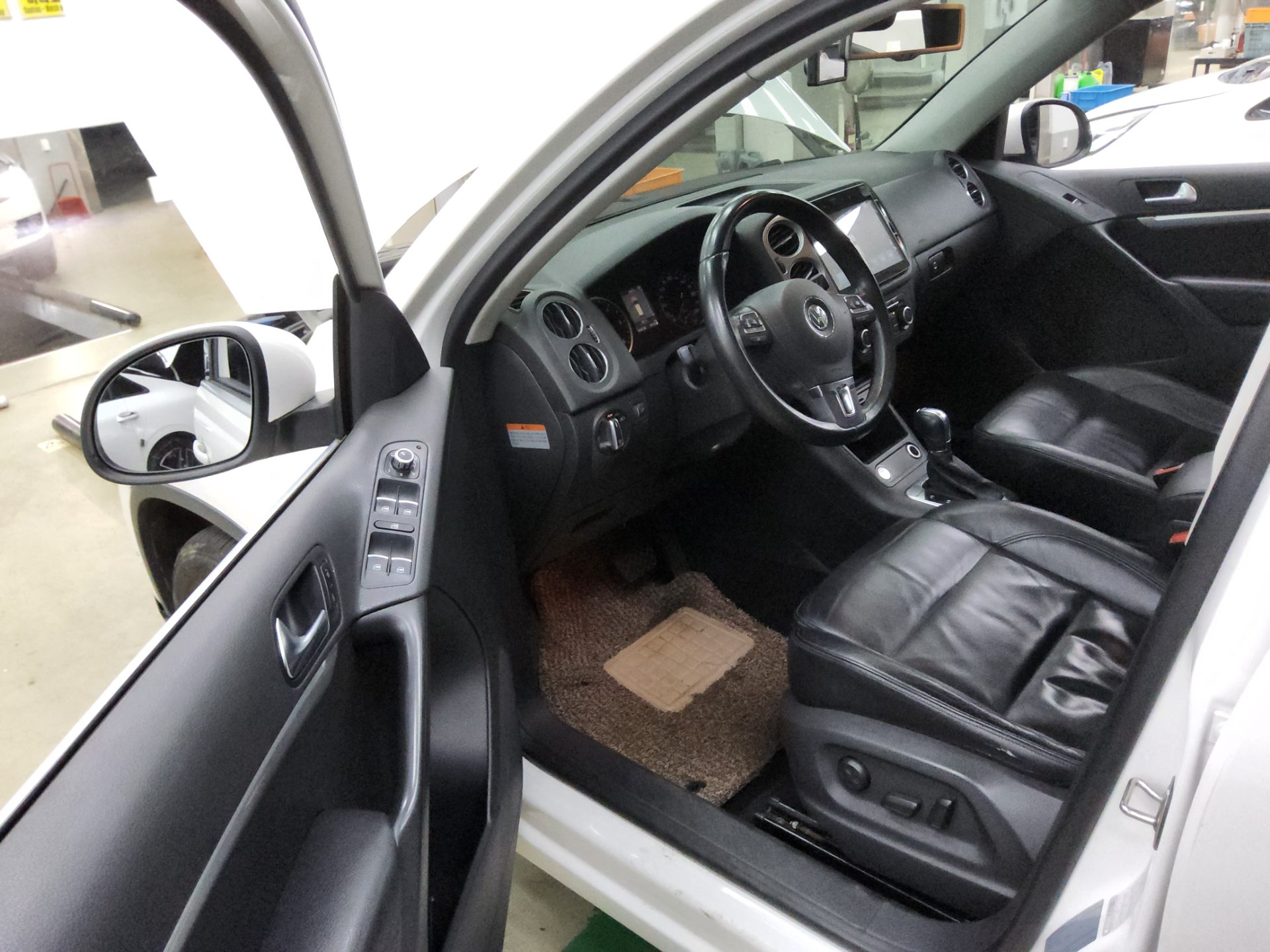 2012 - volkswagen tiguan