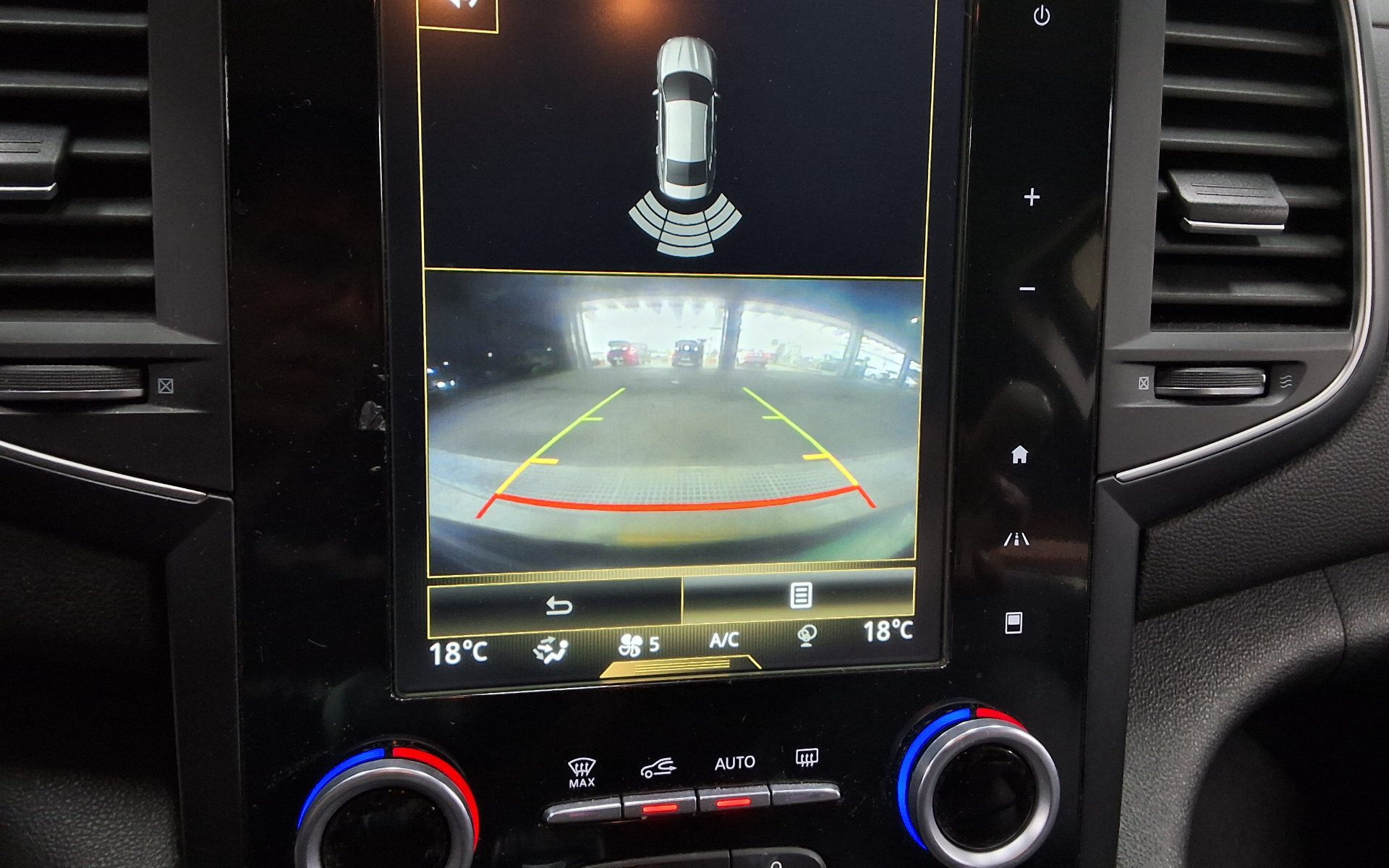 2016 - renault sm6
