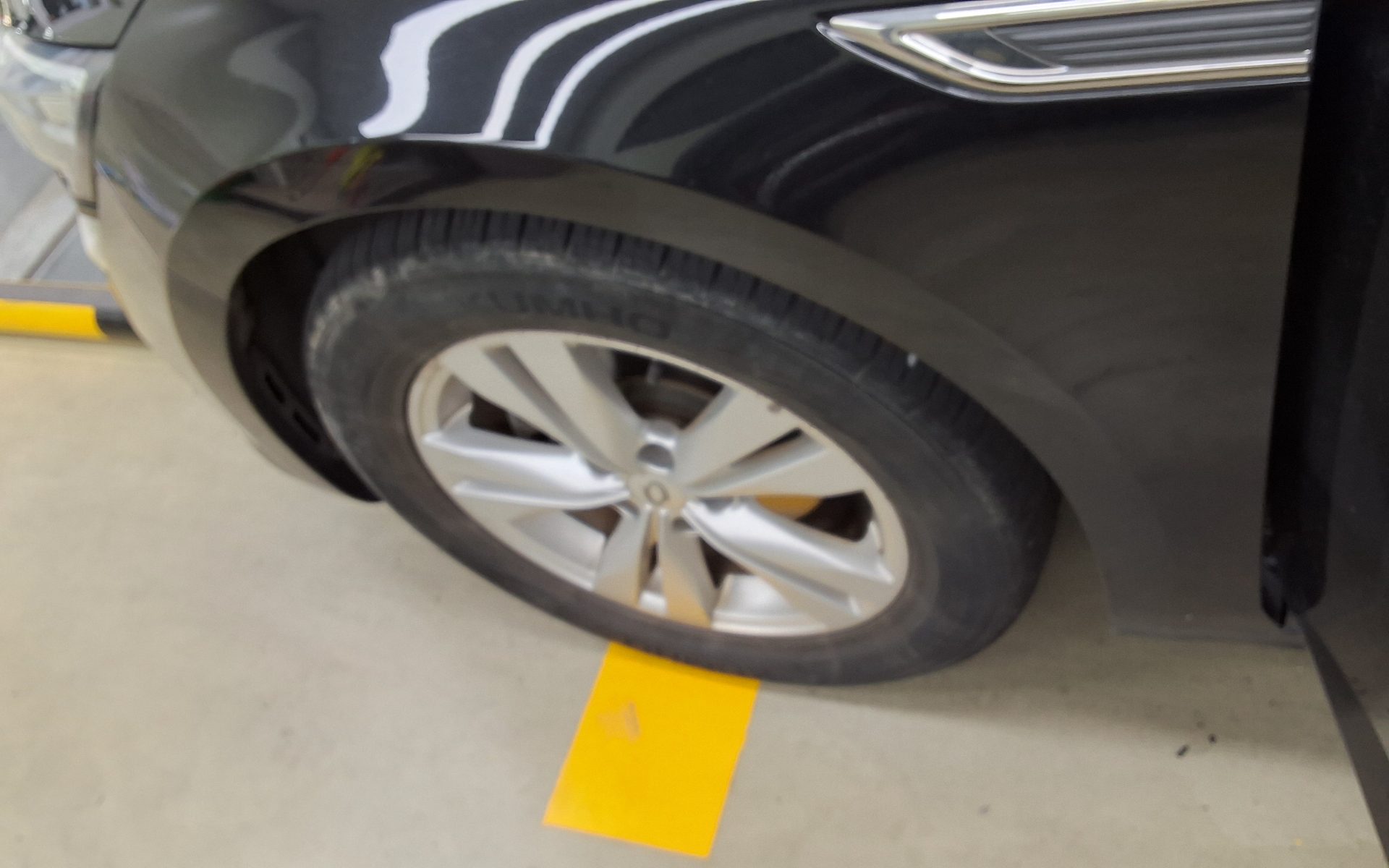 2016 - renault sm6