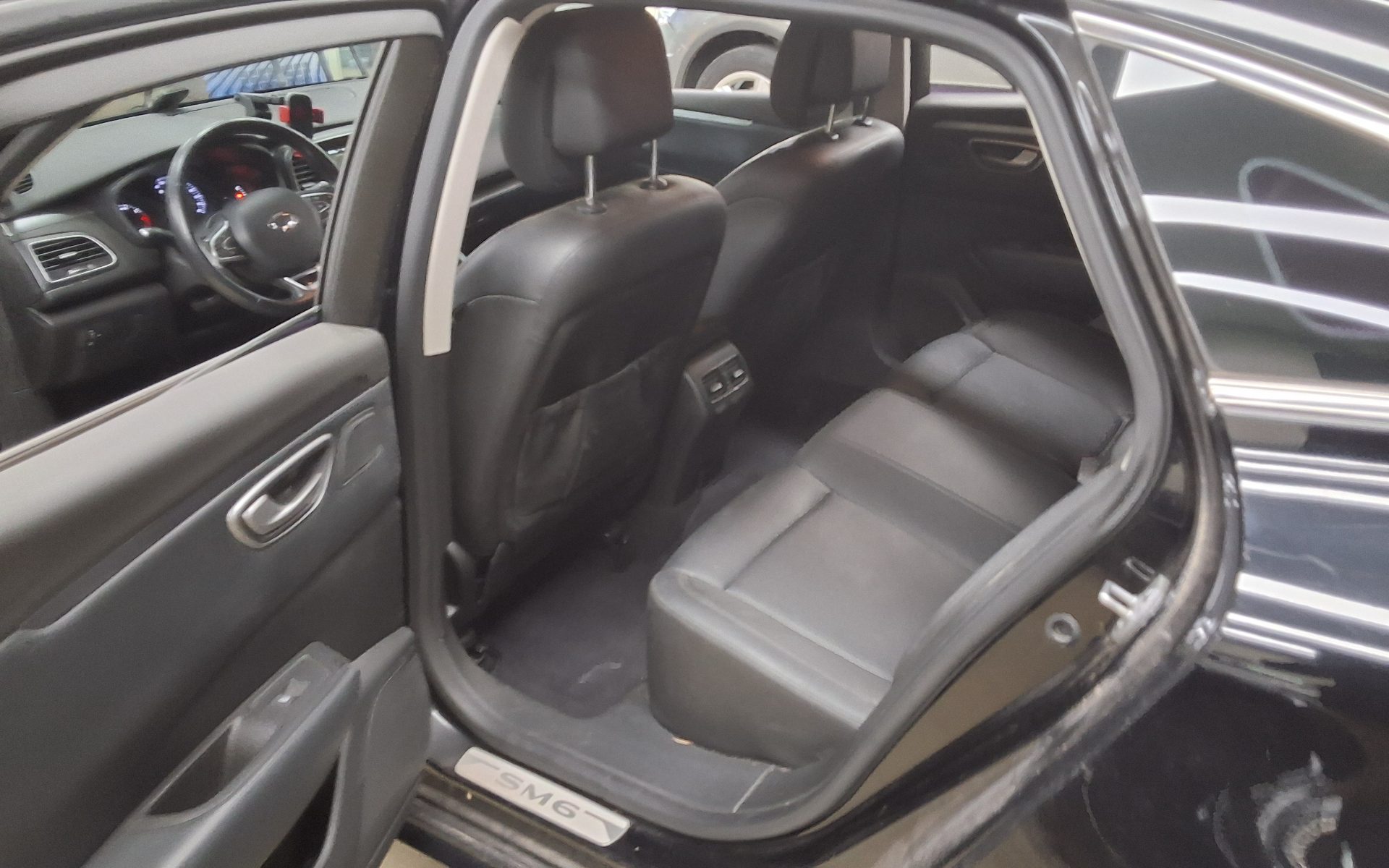2016 - renault sm6